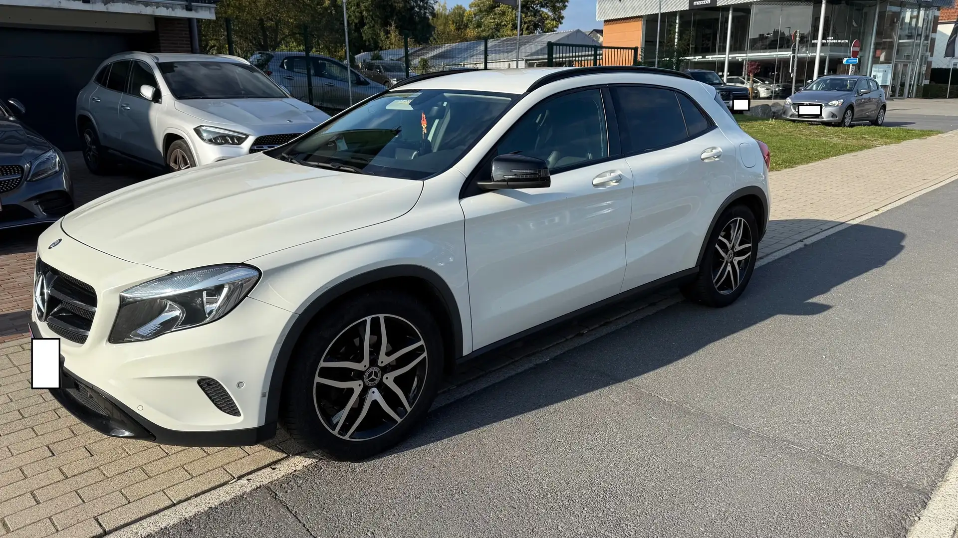 Mercedes-Benz GLA 180 GLA 180 d Zilver - 1