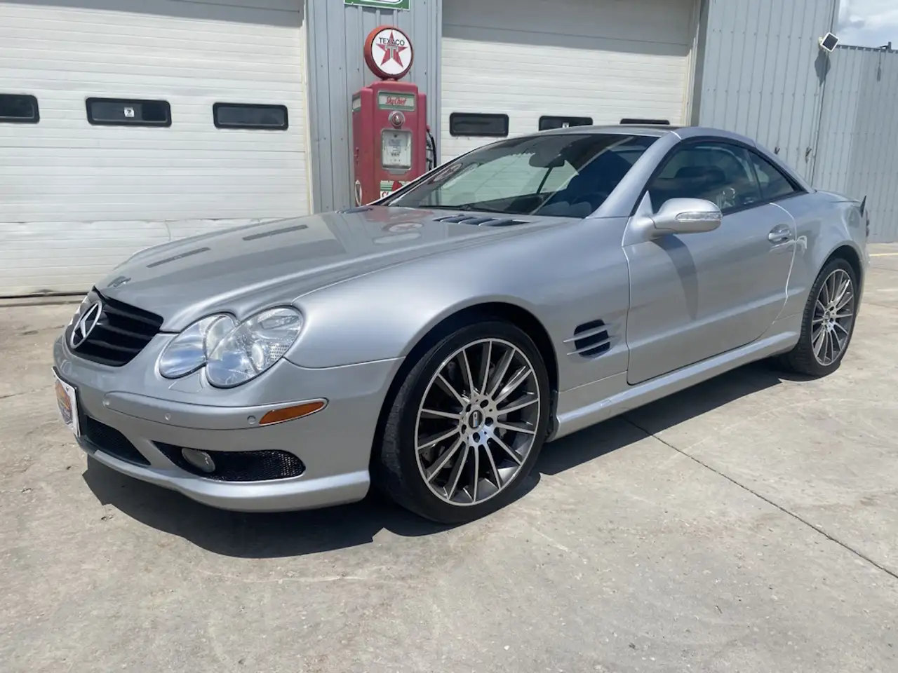 Mercedes-Benz SL photo Mercedes-Benz SL