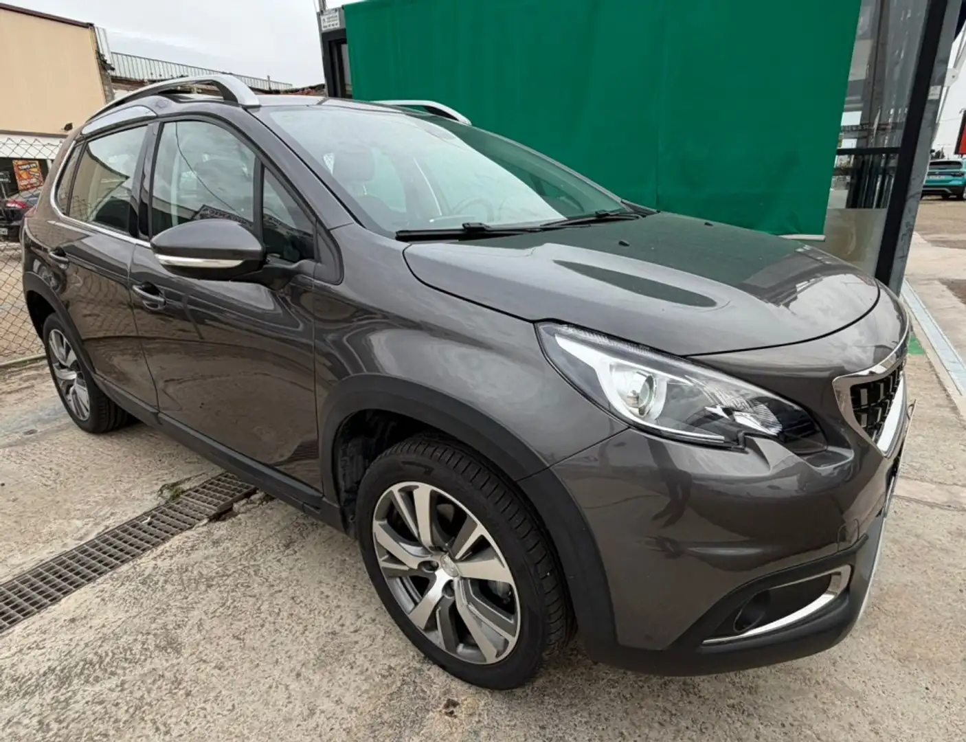 Peugeot 2008 1.2 PureTech S&S Allure 130 Gris - 1