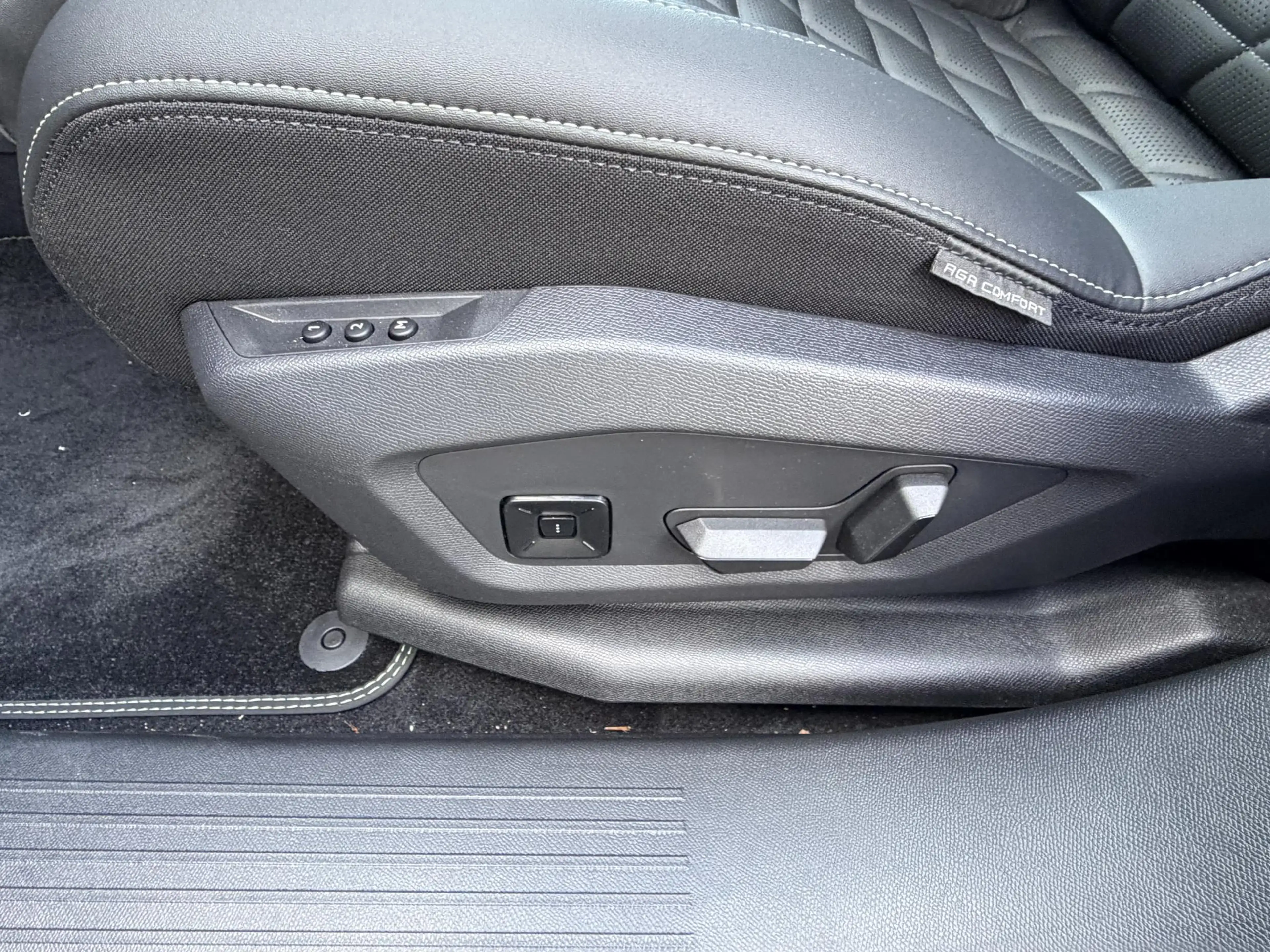 Peugeot 5008 1.6 Plug-in Hybrid 225 GT Exclusive | Navigatie | — photo 13