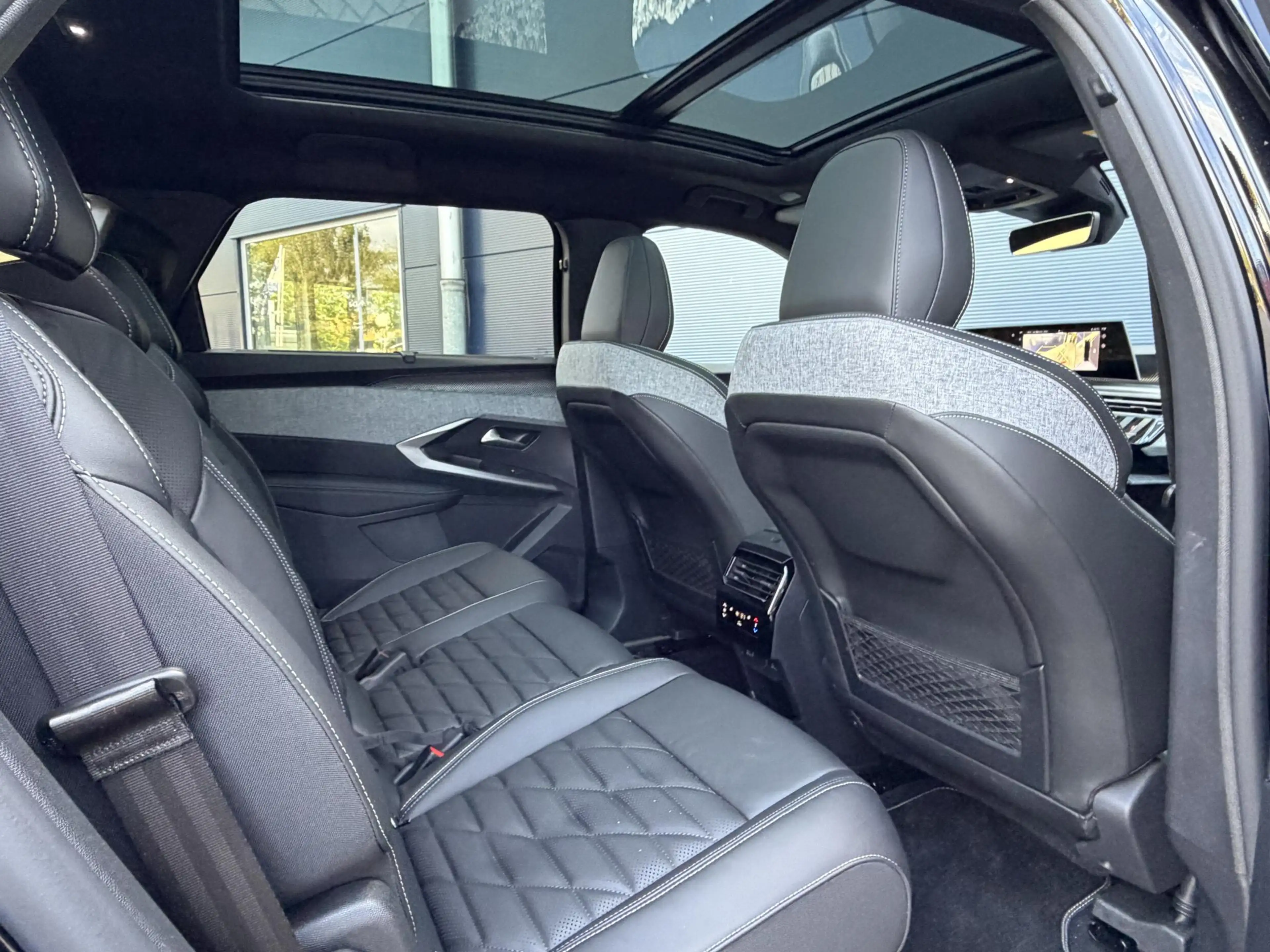 Peugeot 5008 1.6 Plug-in Hybrid 225 GT Exclusive | Navigatie | — photo 9