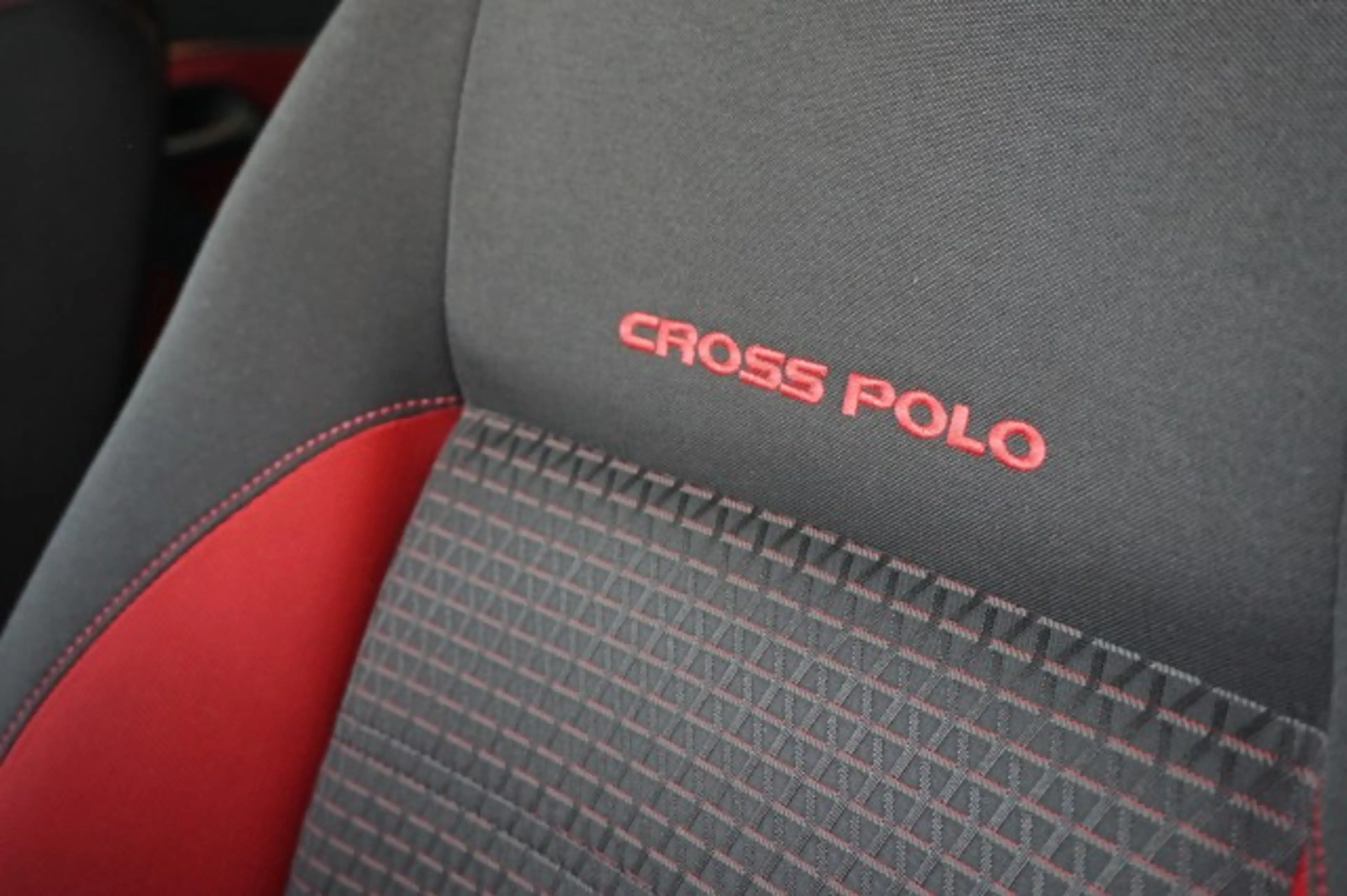 Volkswagen Polo Cross CROSS POLO 1,2 TSI XENON AHK SHZ NAVI TEMPOMAT — photo 8