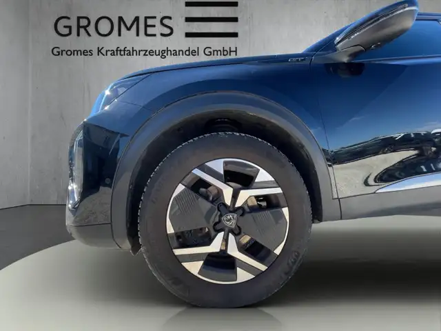 Peugeot 2008 view 11