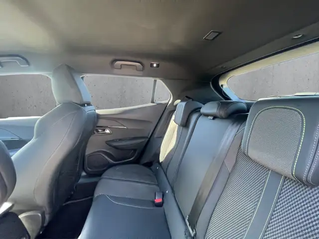 Peugeot 2008 view 8