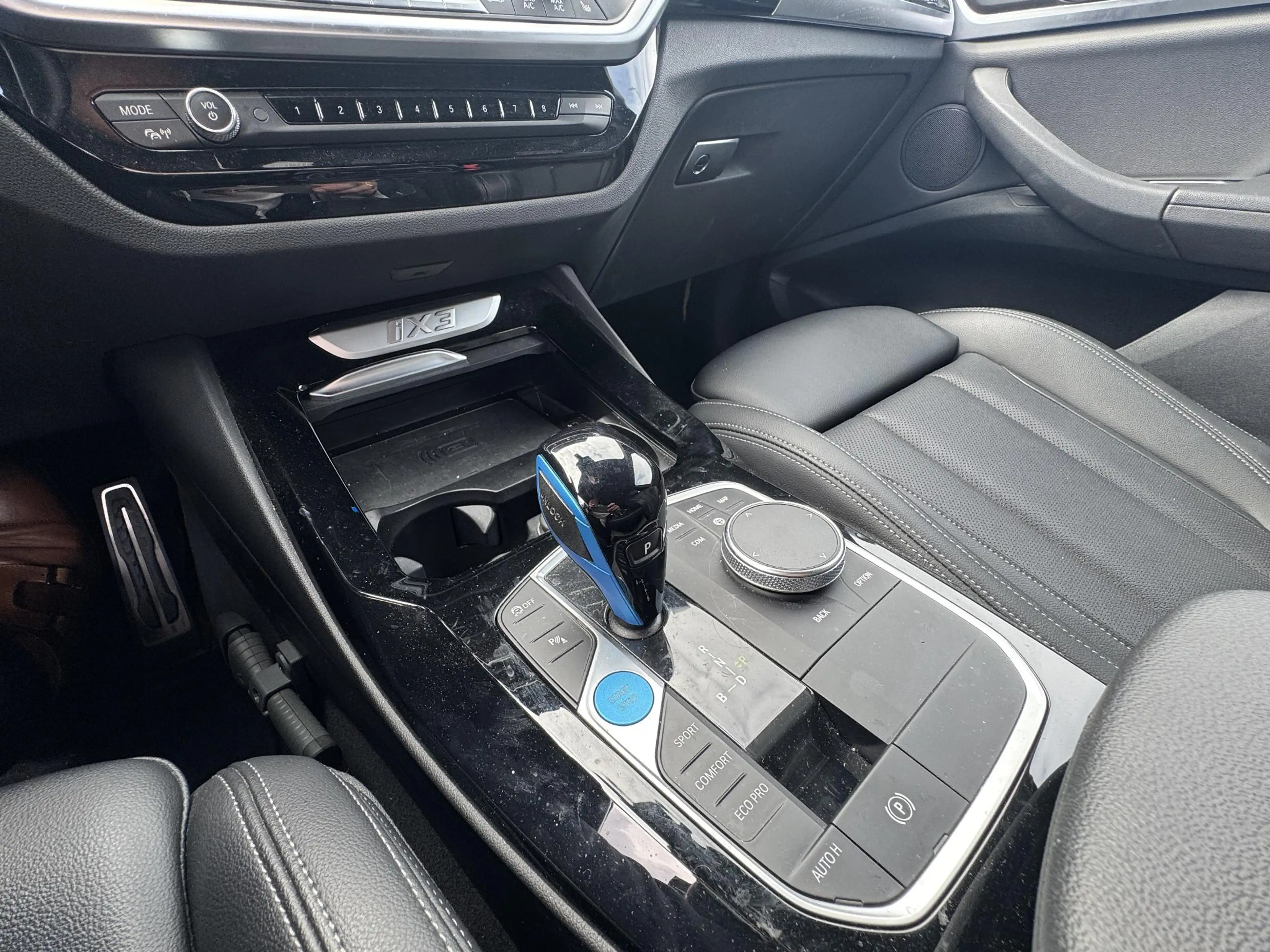 BMW iX3 Executive 80 kWh | Panoramadak | SOH 100% | Leer | — photo 40