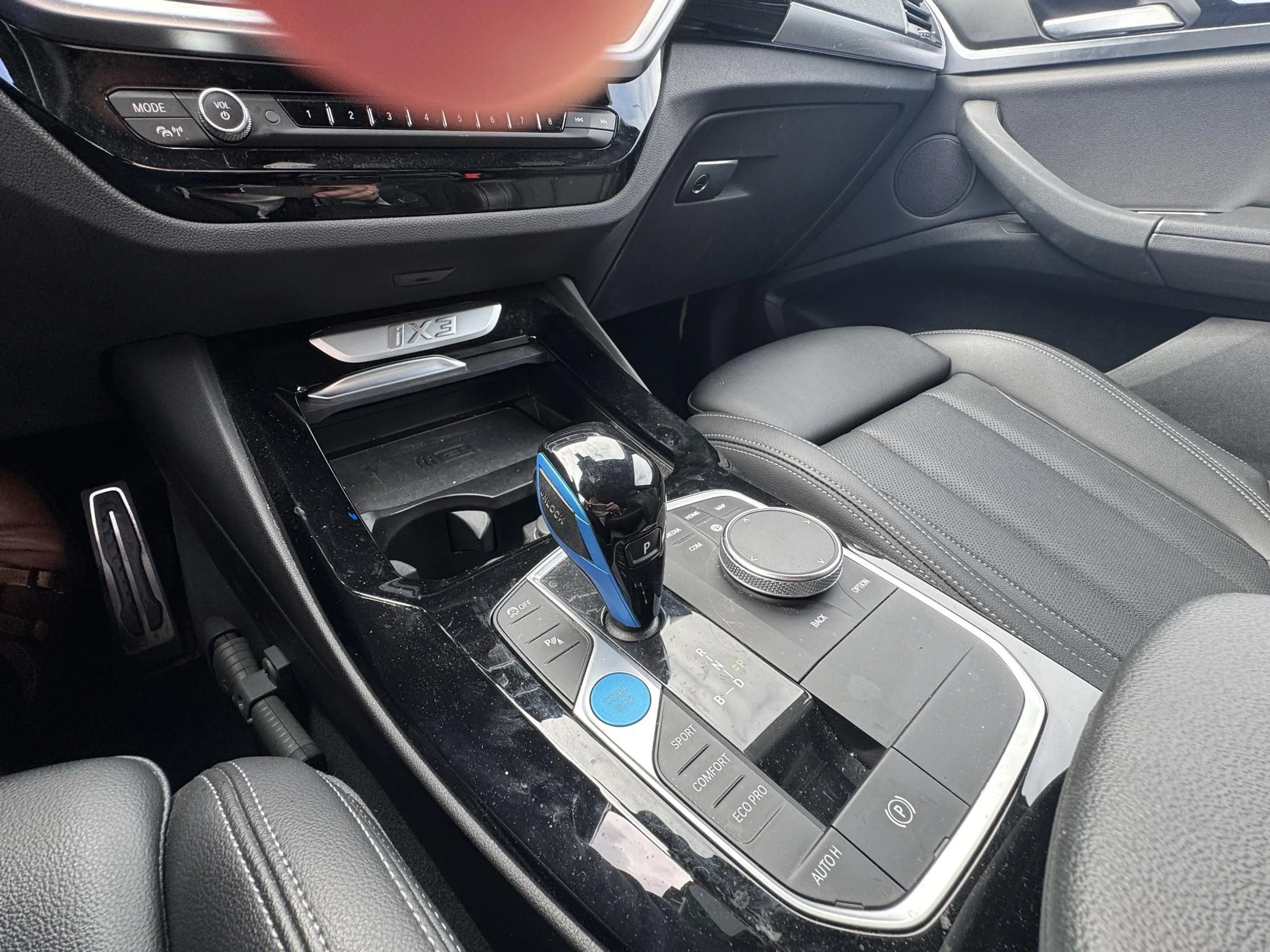 BMW iX3 Executive 80 kWh | Panoramadak | SOH 100% | Leer | — photo 28