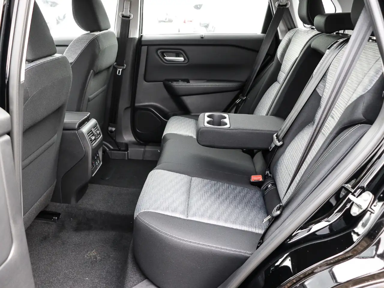 Nissan X-Trail Acenta 1.5 VC-T MHEV 163PS 4x2 Xtronic Familienpak, миниатюра 14