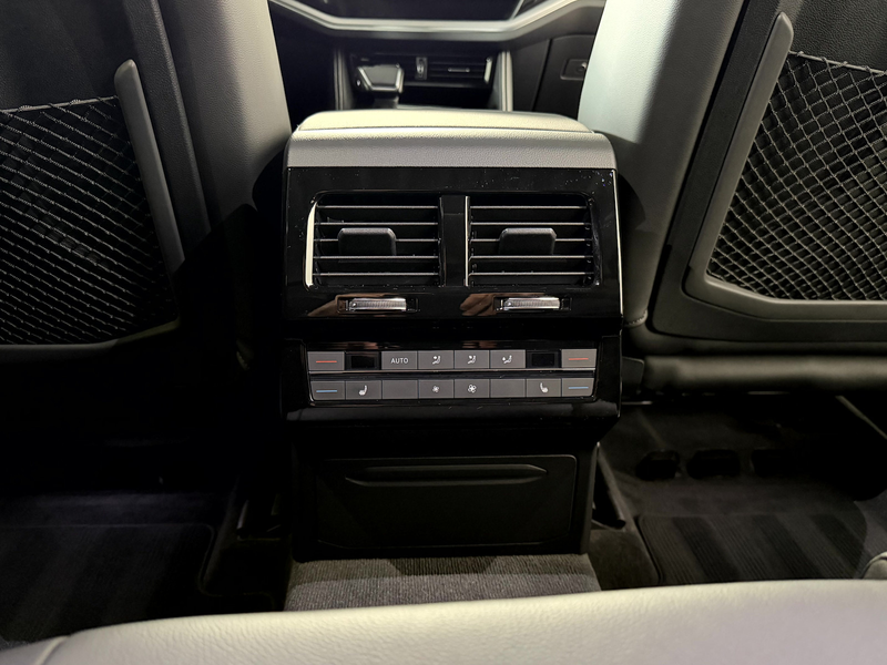 Volkswagen Touareg 3.0 TSI eHybrid 4Motion*IQ*Pano*AHK*360* — photo 9