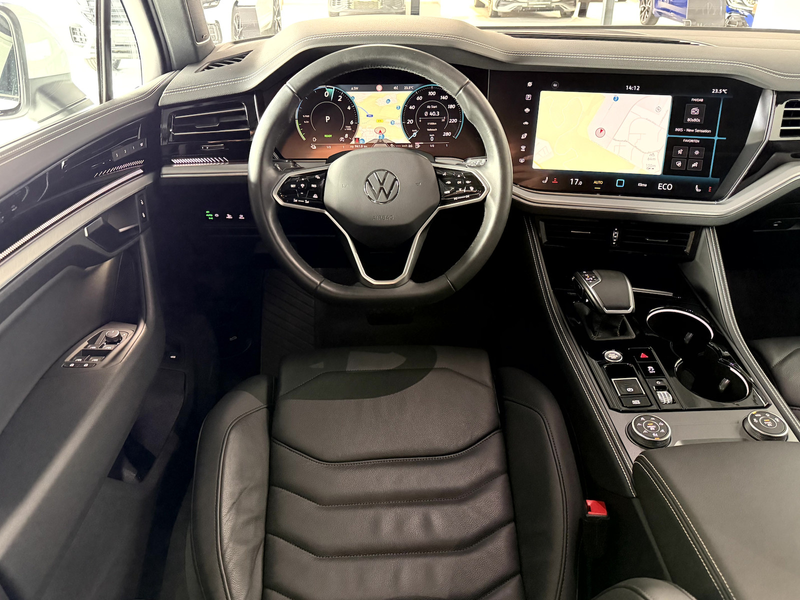 Volkswagen Touareg 3.0 TSI eHybrid 4Motion*IQ*Pano*AHK*360* — photo 13