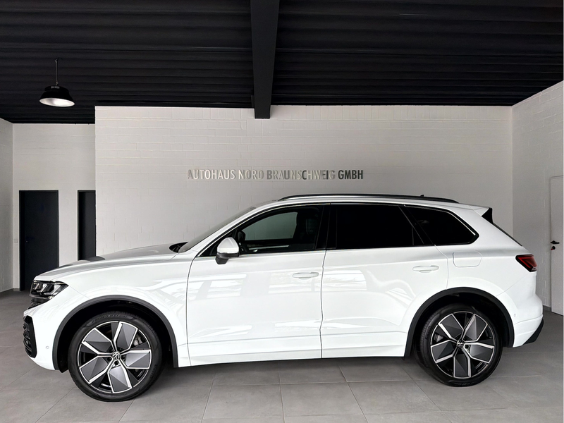 Volkswagen Touareg 3.0 TSI eHybrid 4Motion*IQ*Pano*AHK*360* — photo 3
