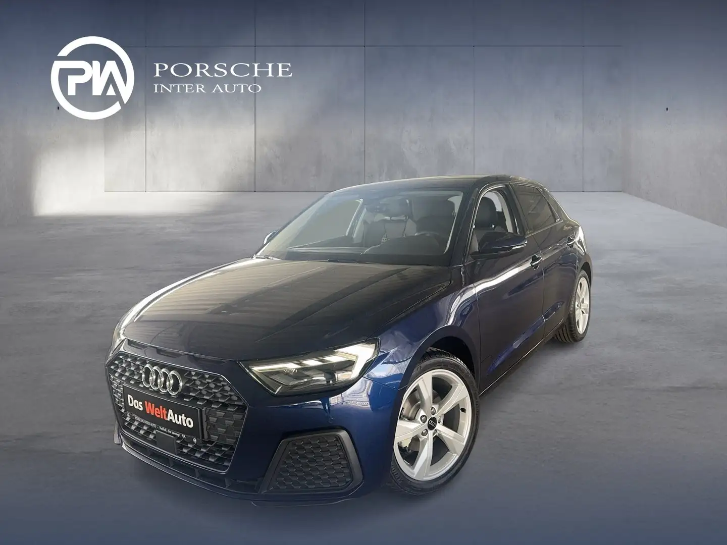 Audi A1 30 TFSI intense Blau - 1