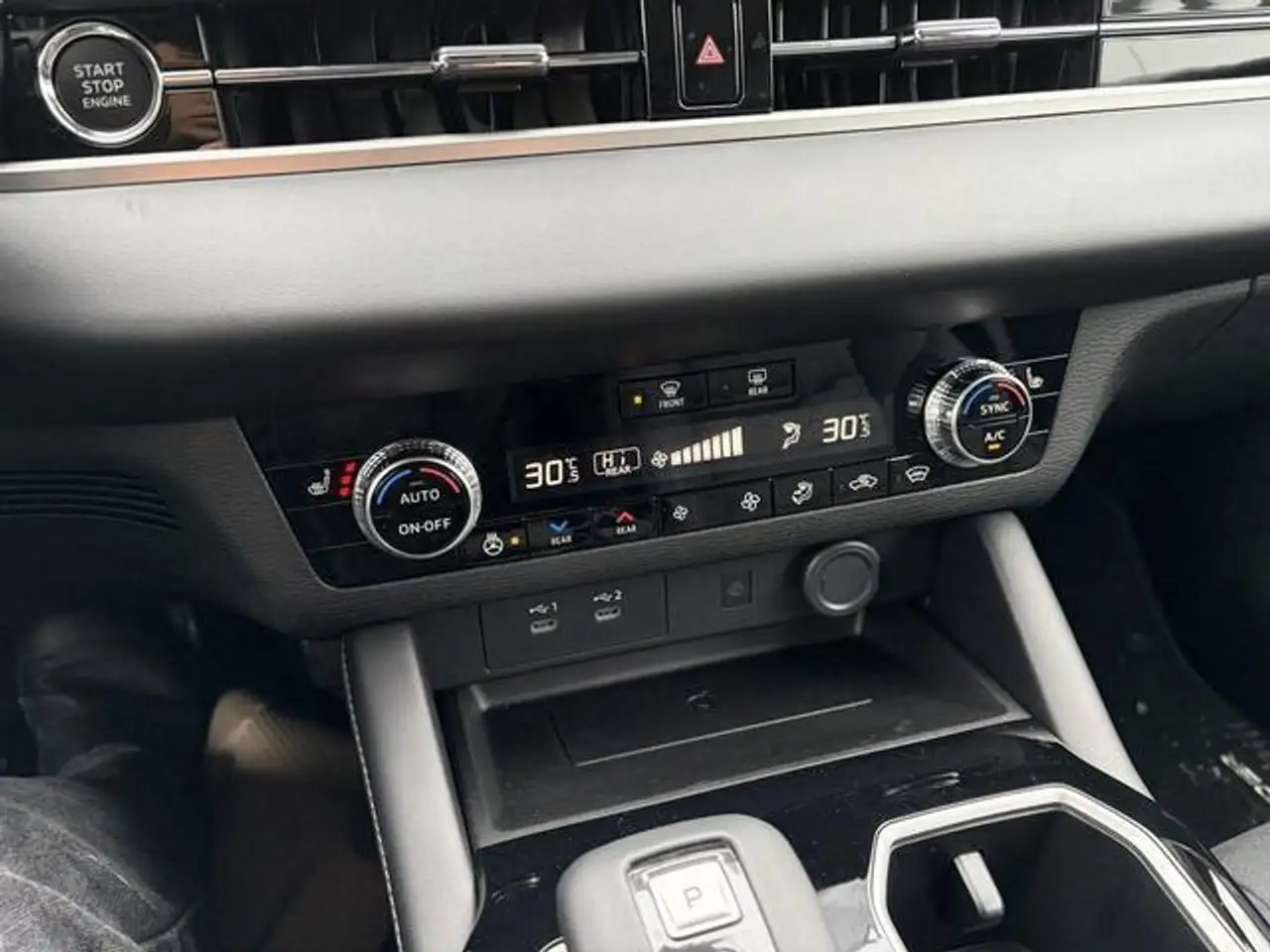 Mitsubishi Outlander снимка Mitsubishi Outlander