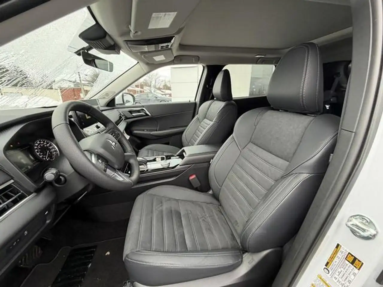 Mitsubishi Outlander снимка Mitsubishi Outlander
