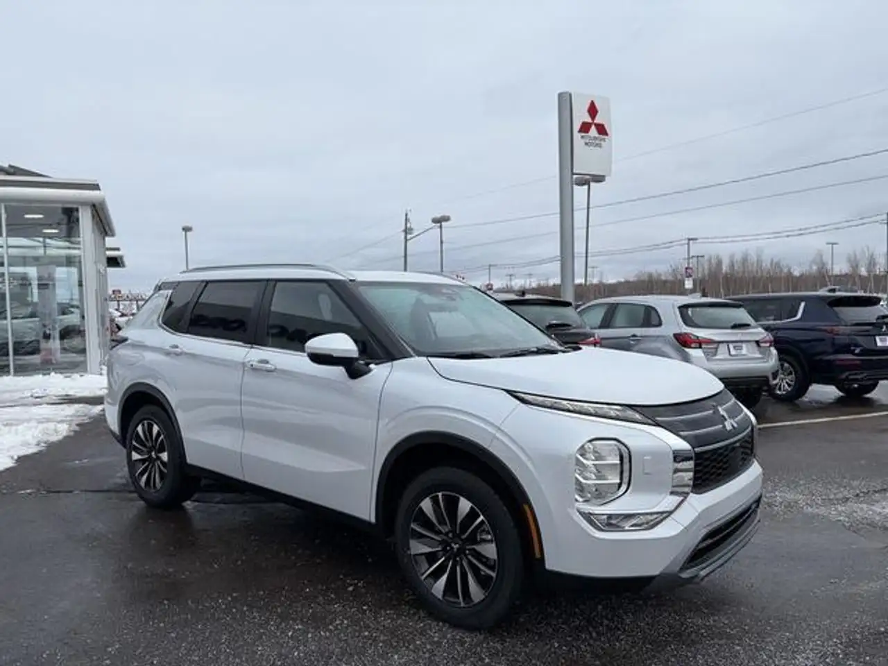 Mitsubishi Outlander снимка Mitsubishi Outlander