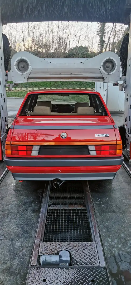 Alfa Romeo 75 75 2.0 Rojo - 2