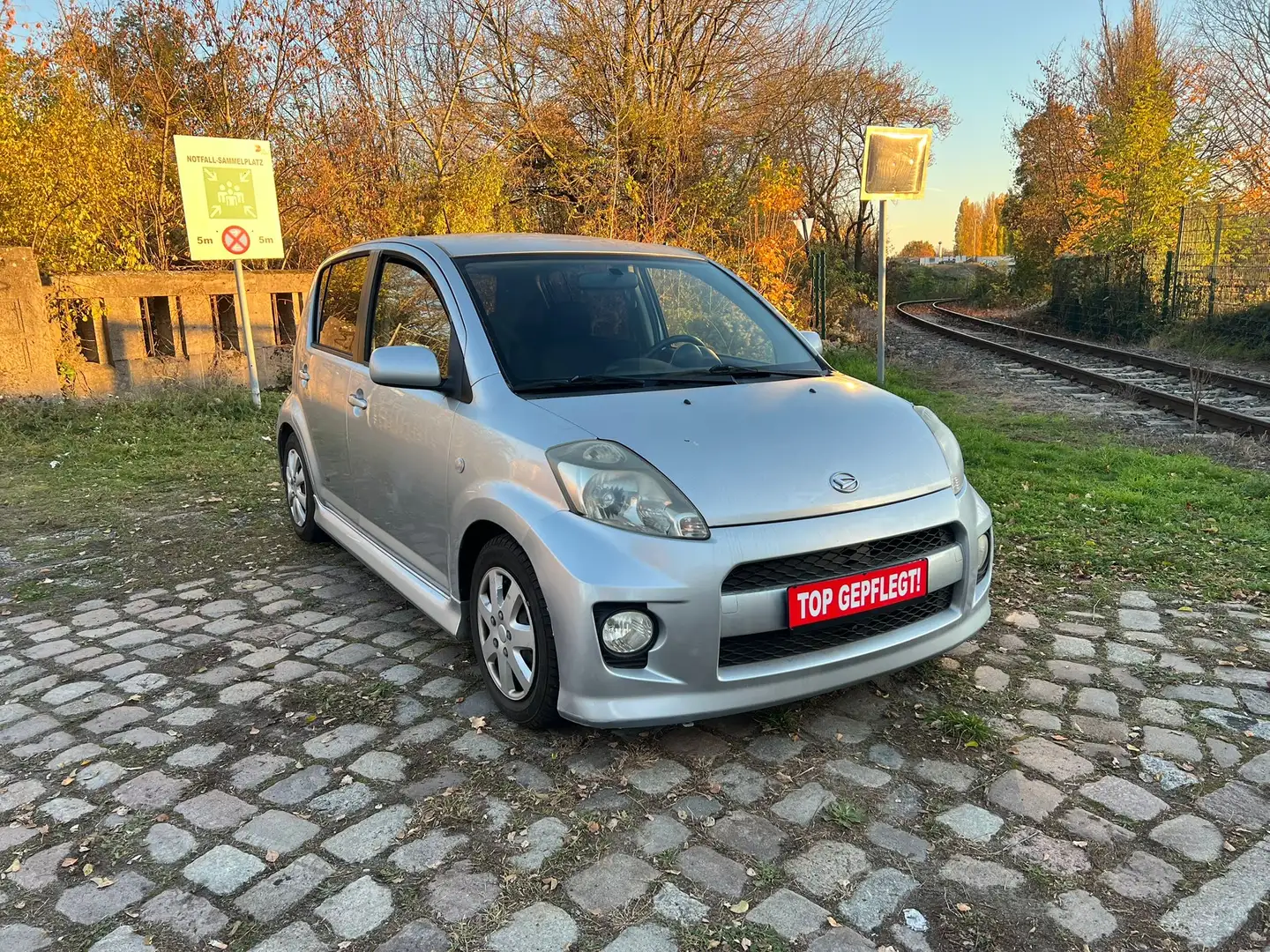 Daihatsu Sirion Sirion 1.3 Silber - 2