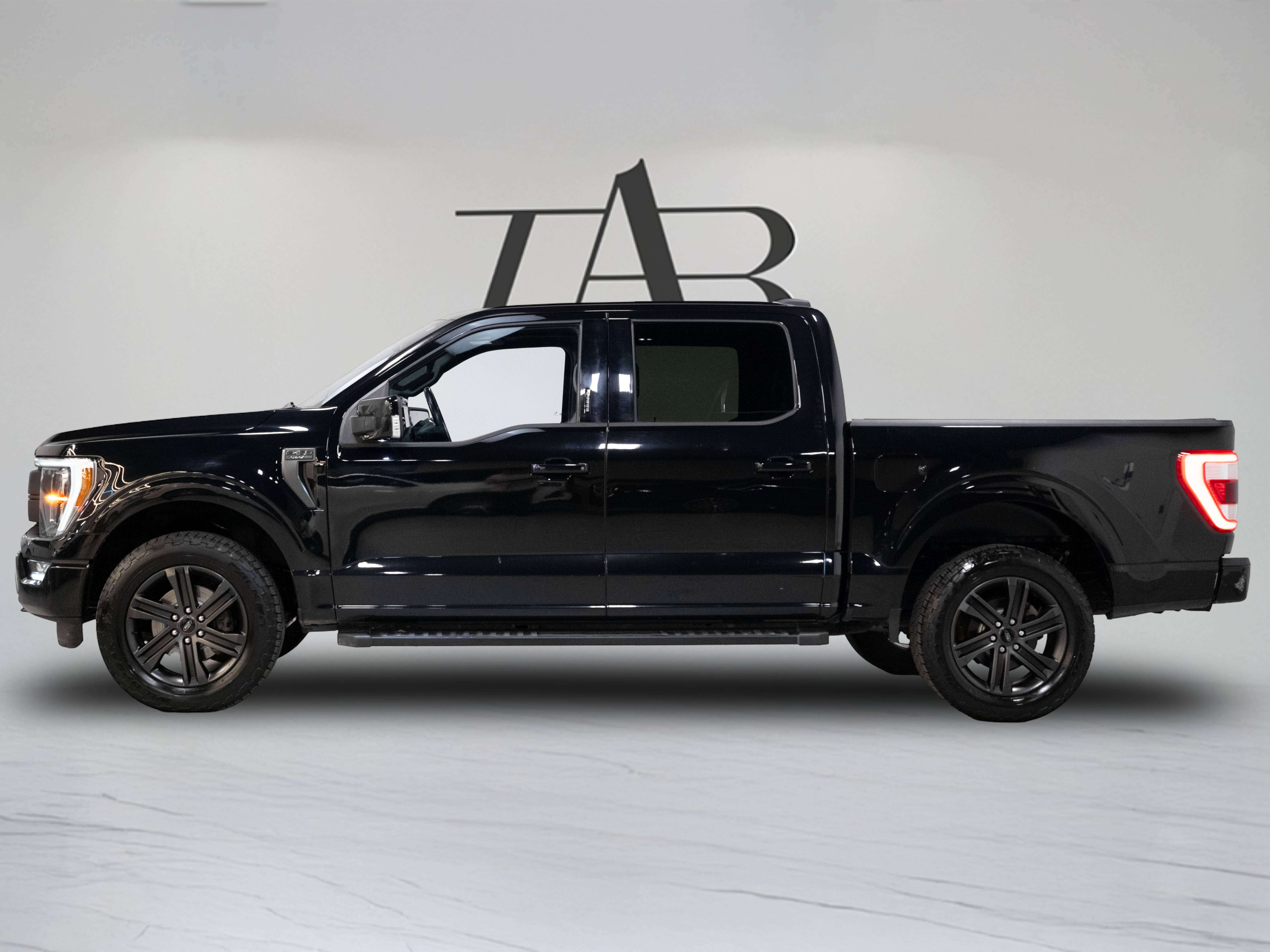 used 2021 Ford F-150 car, priced at $32,900