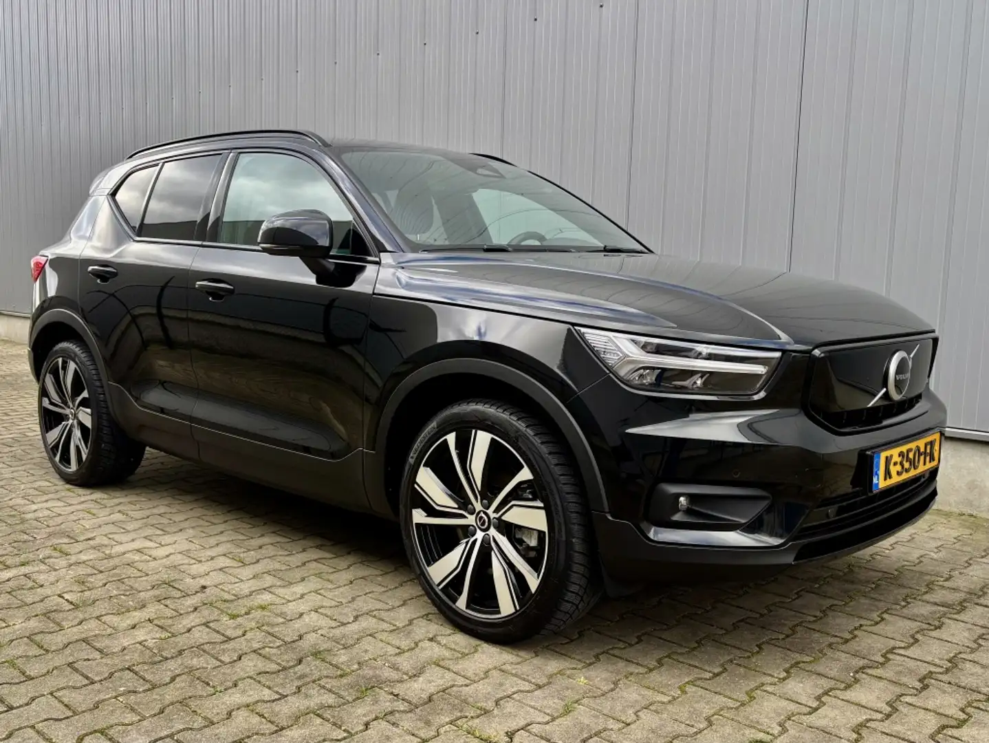Volvo XC40 RECHARGE P8 AWD R-DESIGN SOH91% WARMTEPOMP TREKHAA Noir - 2