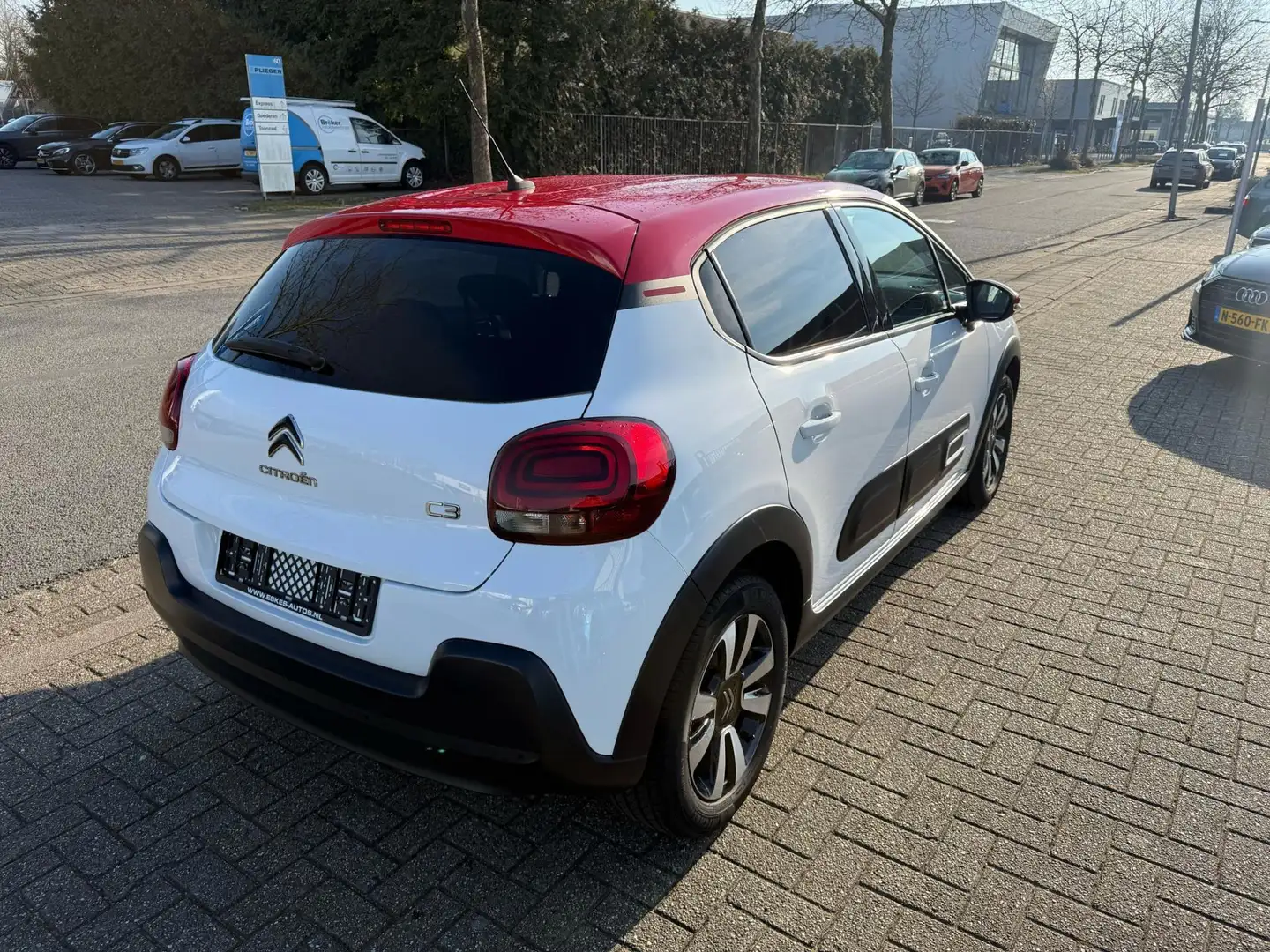Citroen C3 1.2 PureTech Feel Navi, 12 mnd Garantie, Dealer au Wit - 2