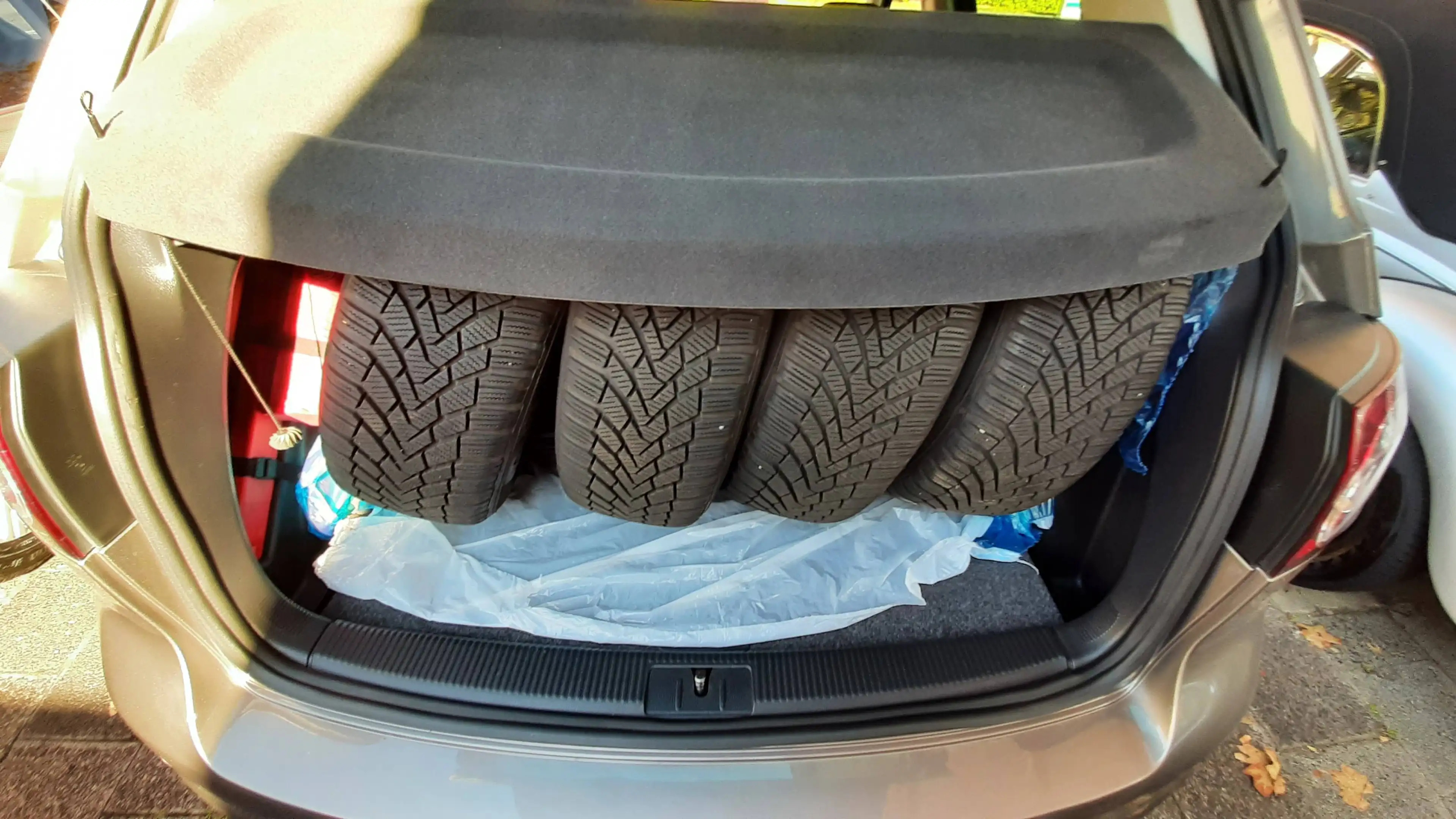 Volkswagen Golf Plus Match BMT — photo 12