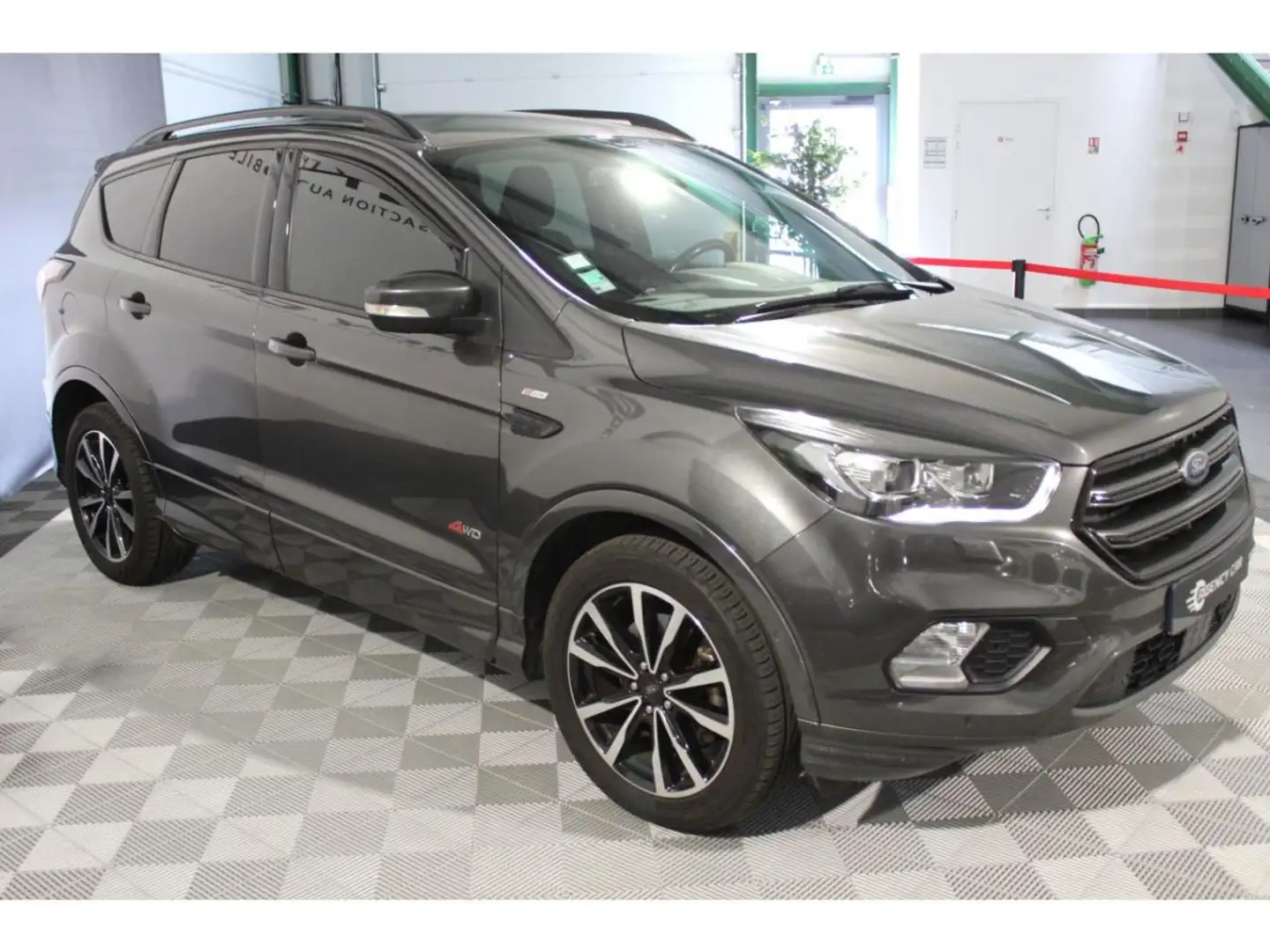 Ford Kuga ST-Line 1.5 TDCi 120CH 4x2 PHASE 2 1ère Main Gris - 2