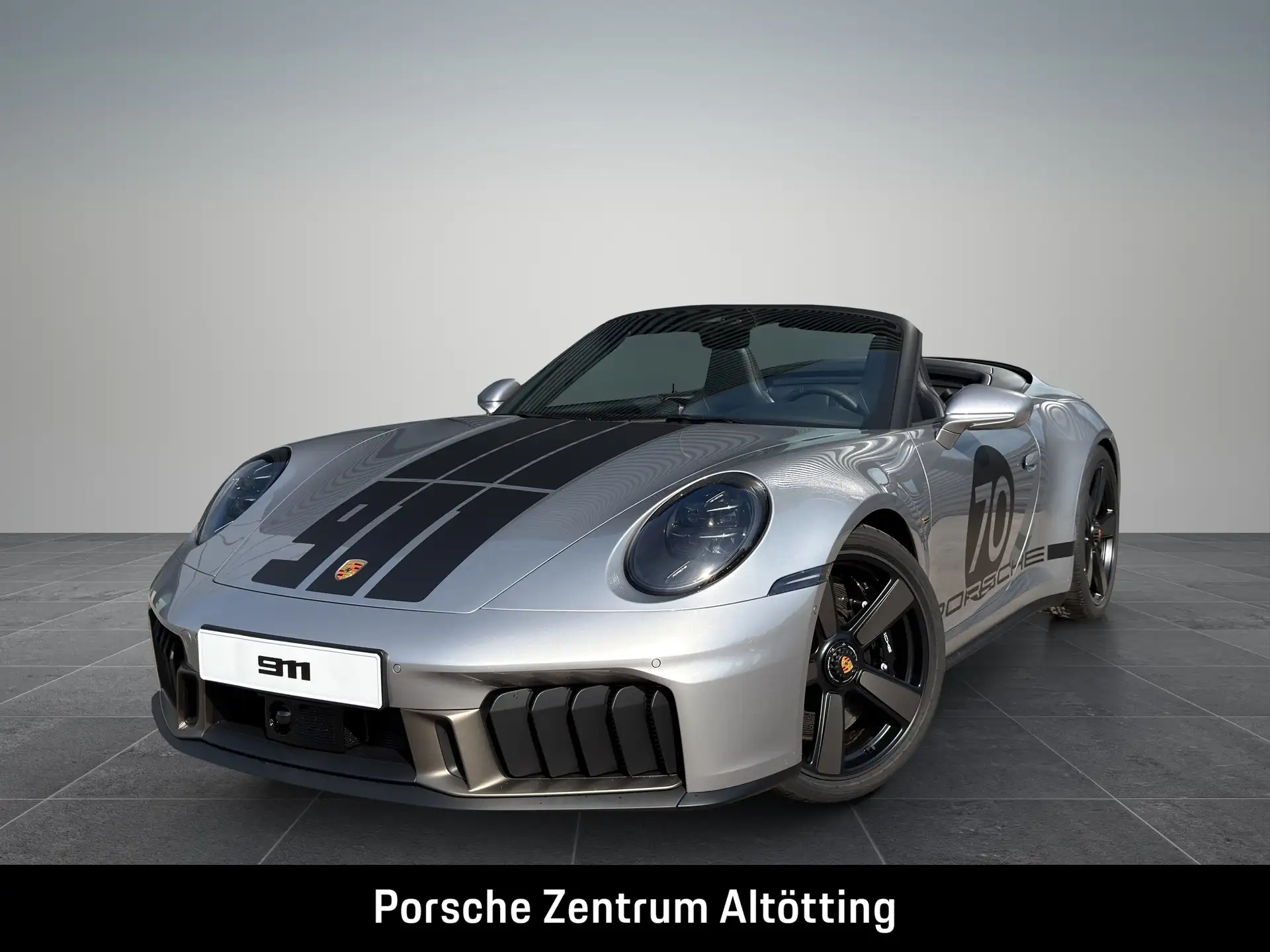 포르쉐 911 Carrera GTS Cabriolet 2026 은색 사진 2