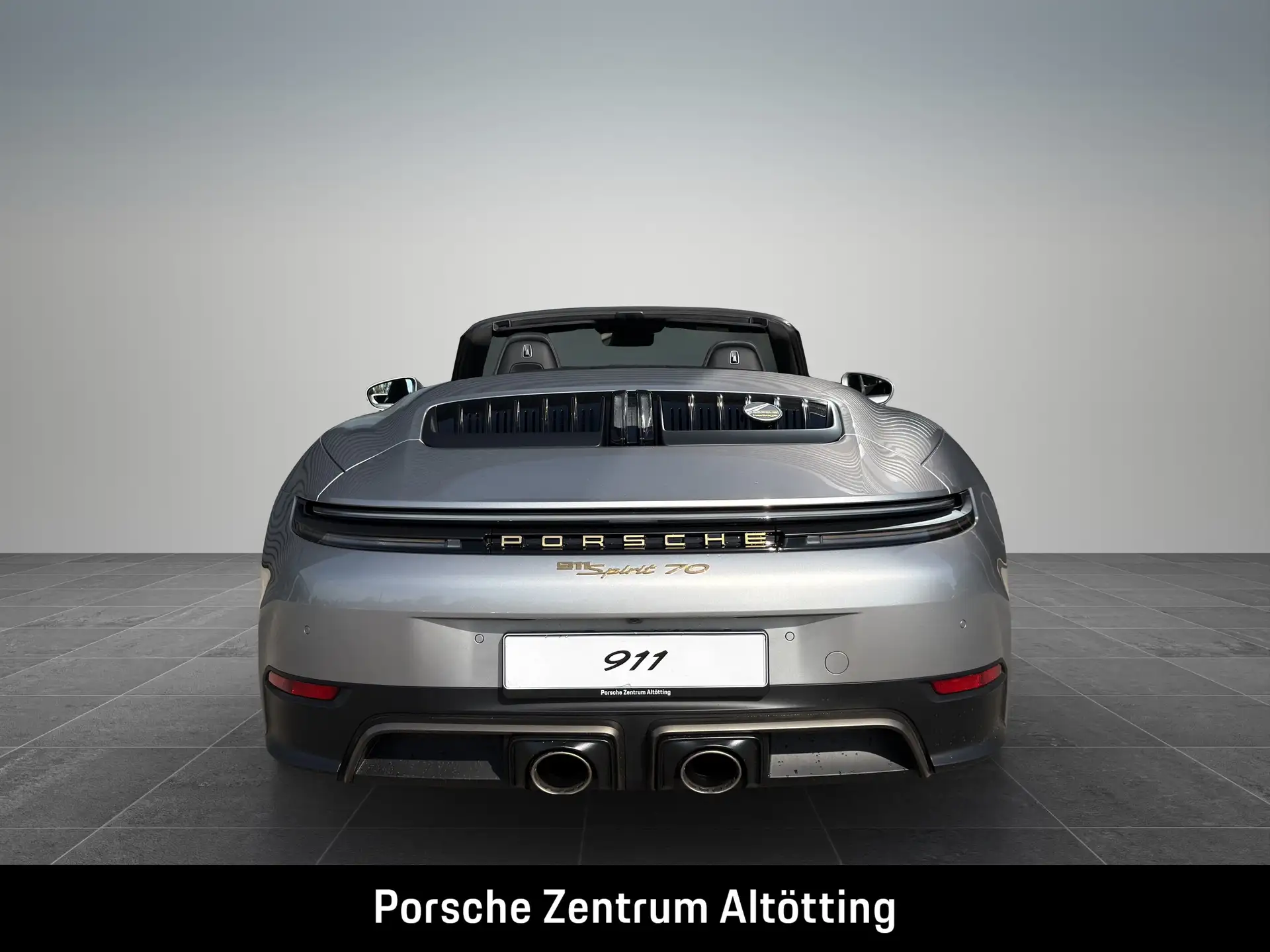 포르쉐 911 Carrera GTS Cabriolet 2026 은색 사진 5