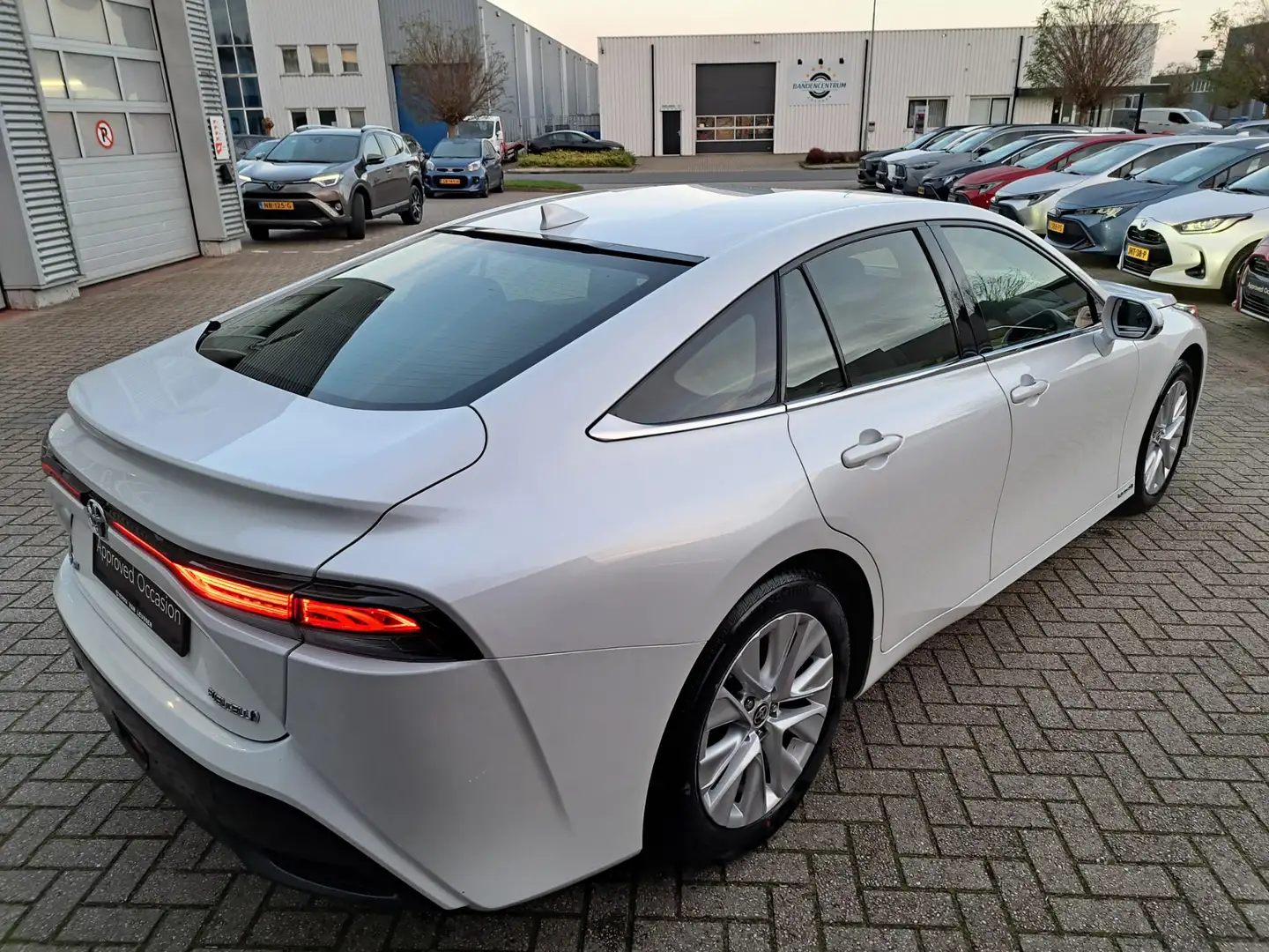 Toyota Mirai Dynamic 7KM JBL-AUDIO STOELVERWARMING APPLE/ANDROI Weiß - 2
