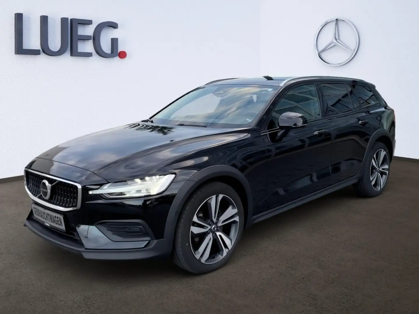 Volvo V60 V 60 Cross Country B4 AWD LED+FAHRASSISTENZ+PDC Schwarz - 2
