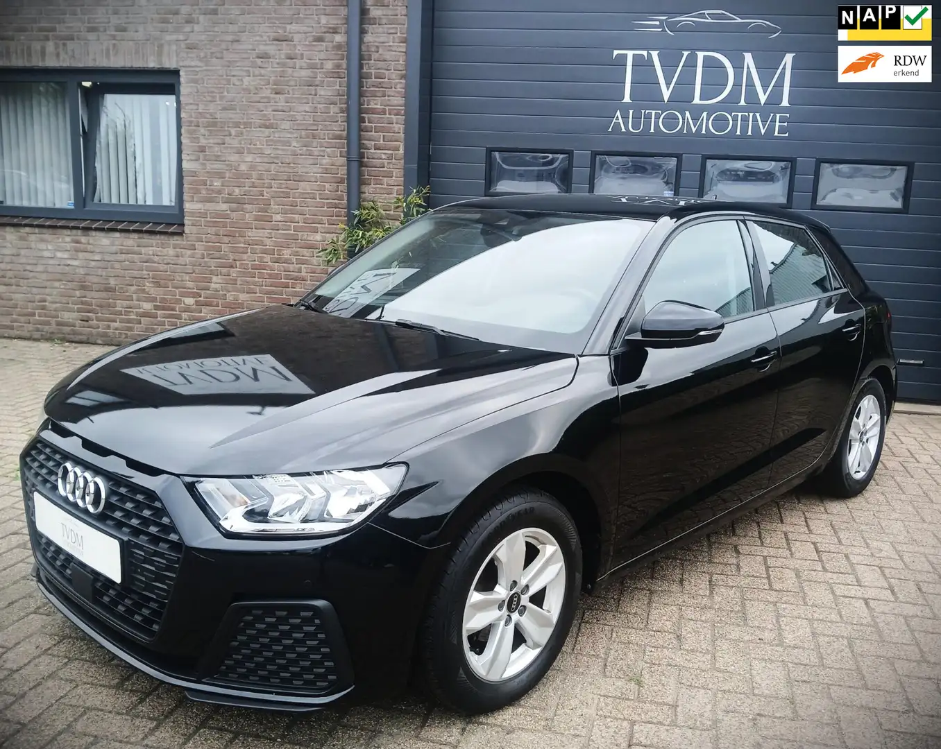 Audi A1 Sportback 25 TFSI Attitude|NAVI|VIRTUAL|CARPLAY|CL Zwart - 1