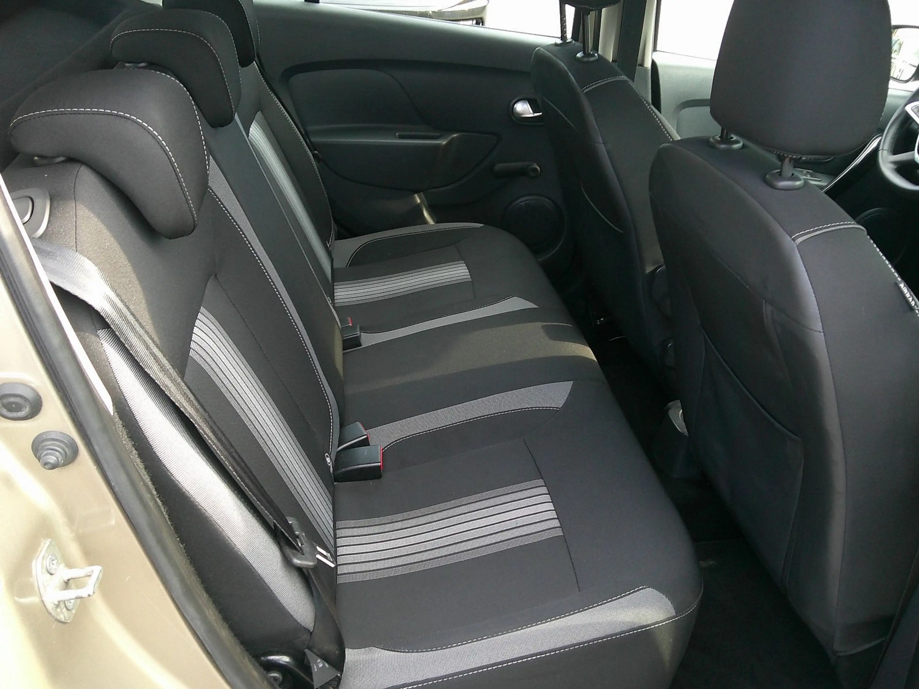 Dacia Sandero II Stepway Celebration 1 Hand — photo 13
