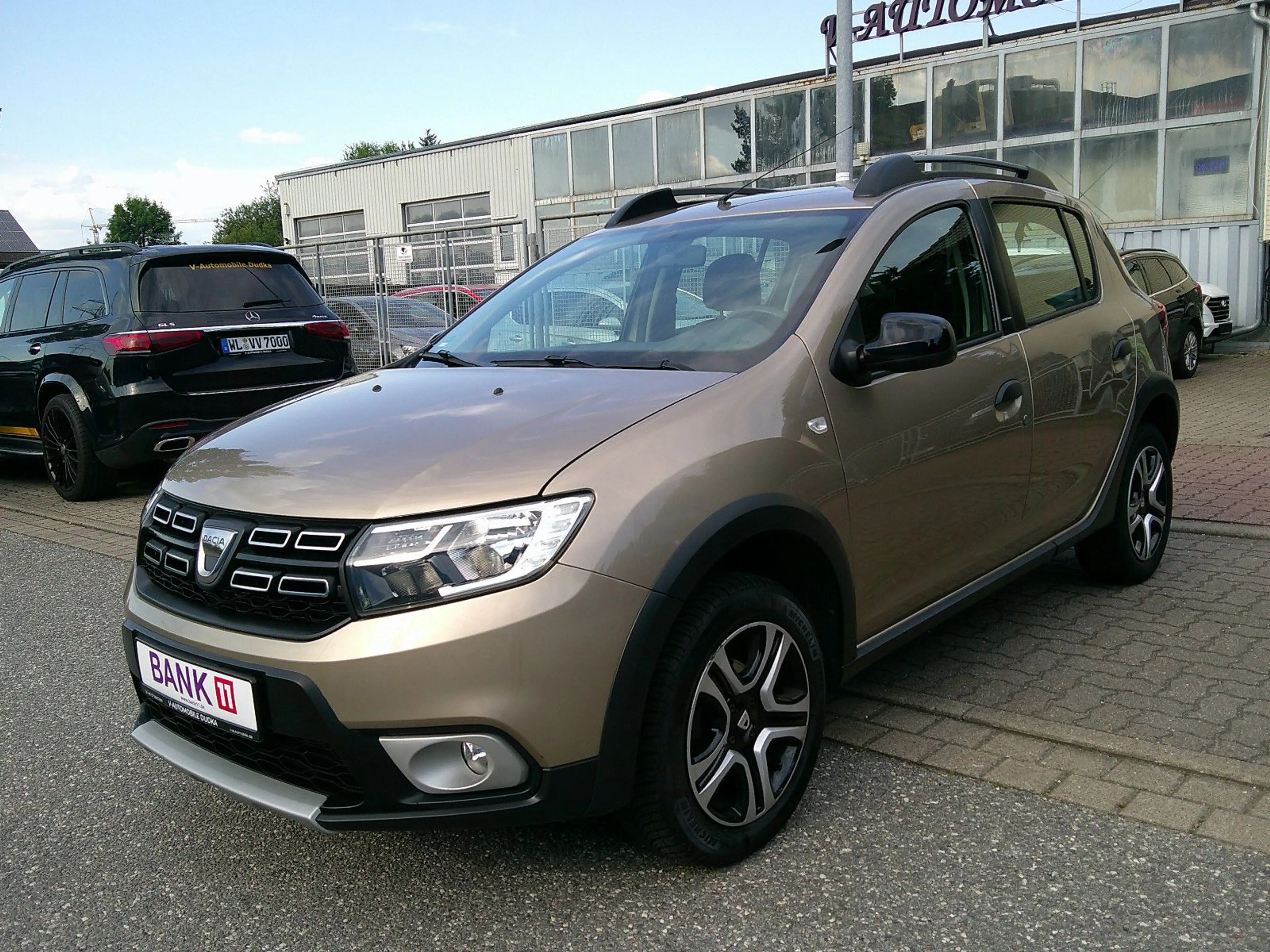 Dacia Sandero II Stepway Celebration 1 Hand — photo 2