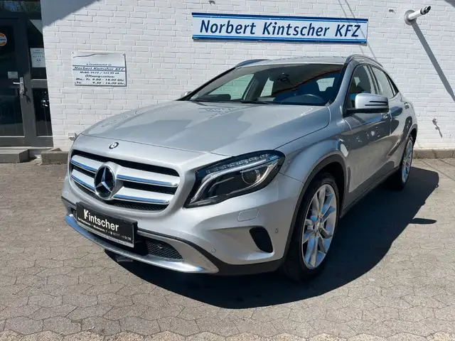 Mercedes-Benz GLA 180 Urban sehr gepf von Senior