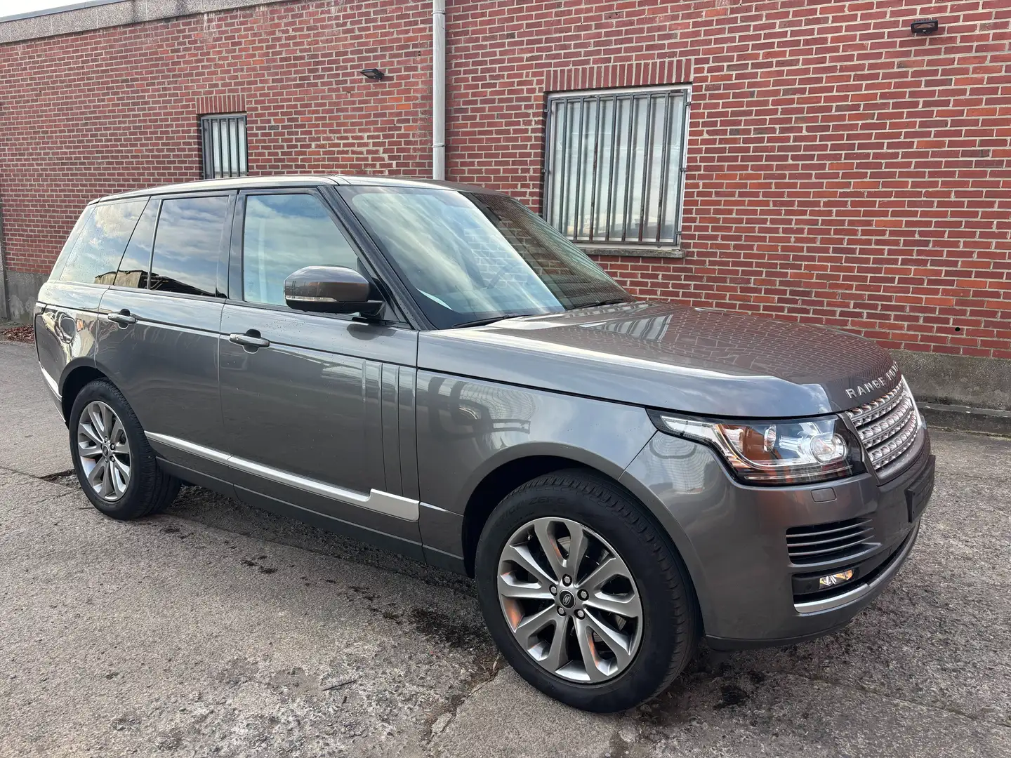 Land Rover Range Rover Range Rover 3.0 TDV6 Vogue Grau - 2