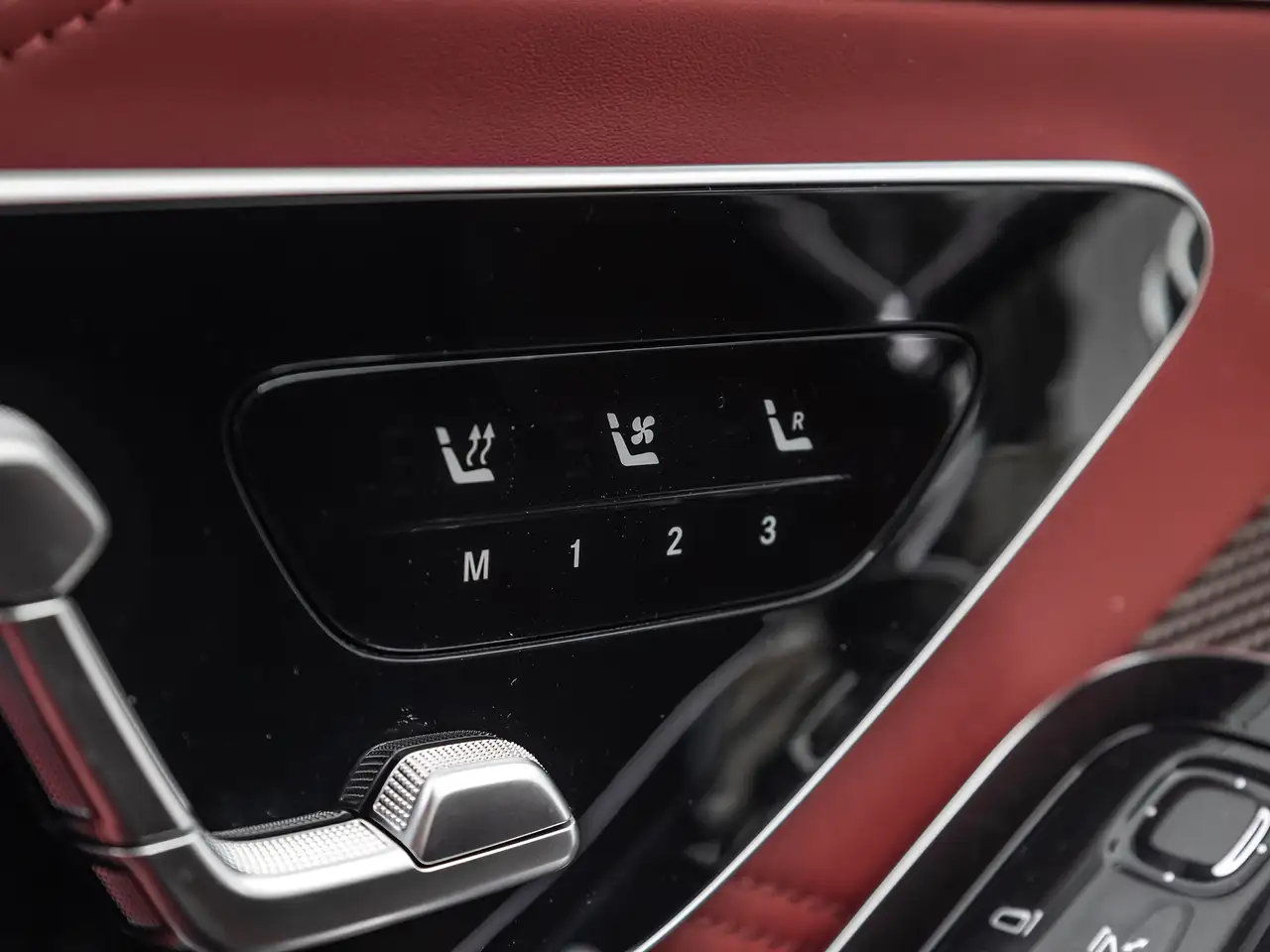 Mercedes-Benz S-Class снимка Mercedes-Benz S-Class