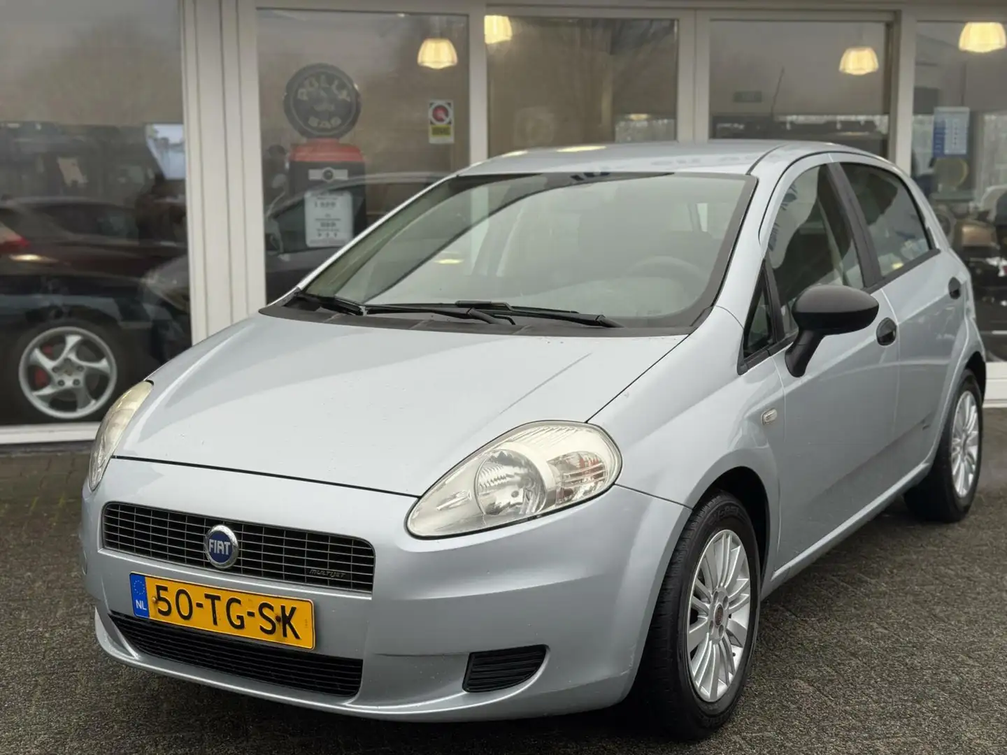 Fiat Grande Punto 1.3 JTD Active,Airco,5 Deurs,Elek pakket,cpv,lmv,1 Grau - 2