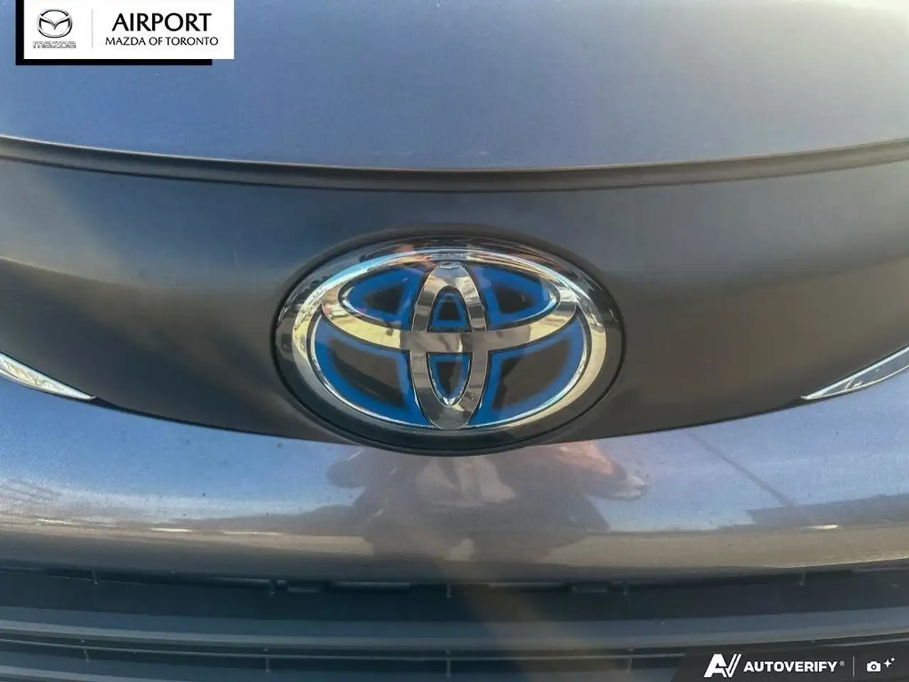Toyota Sienna снимка Toyota Sienna