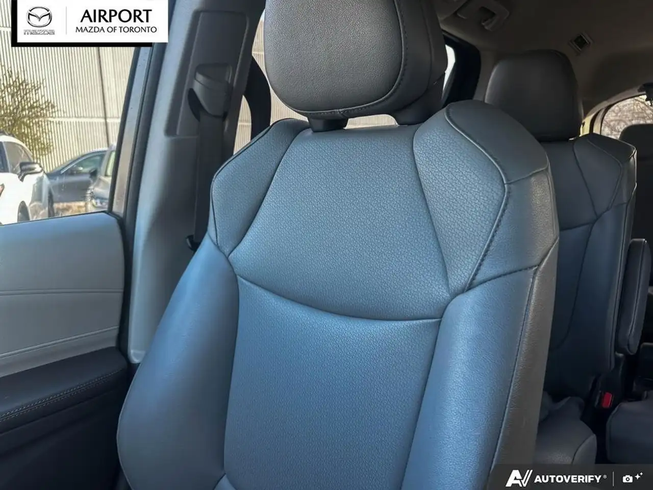 Toyota Sienna снимка Toyota Sienna