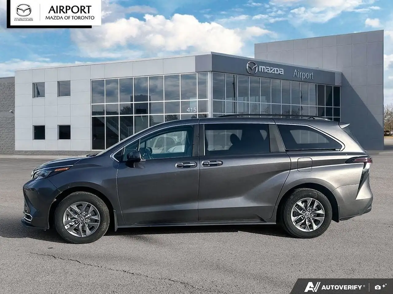 Toyota Sienna снимка Toyota Sienna