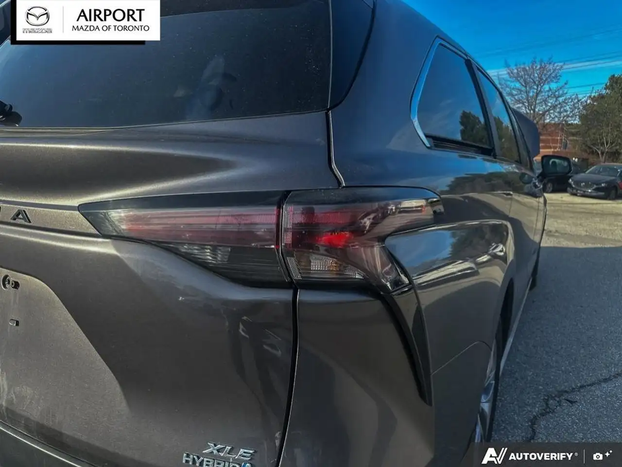 Toyota Sienna снимка Toyota Sienna