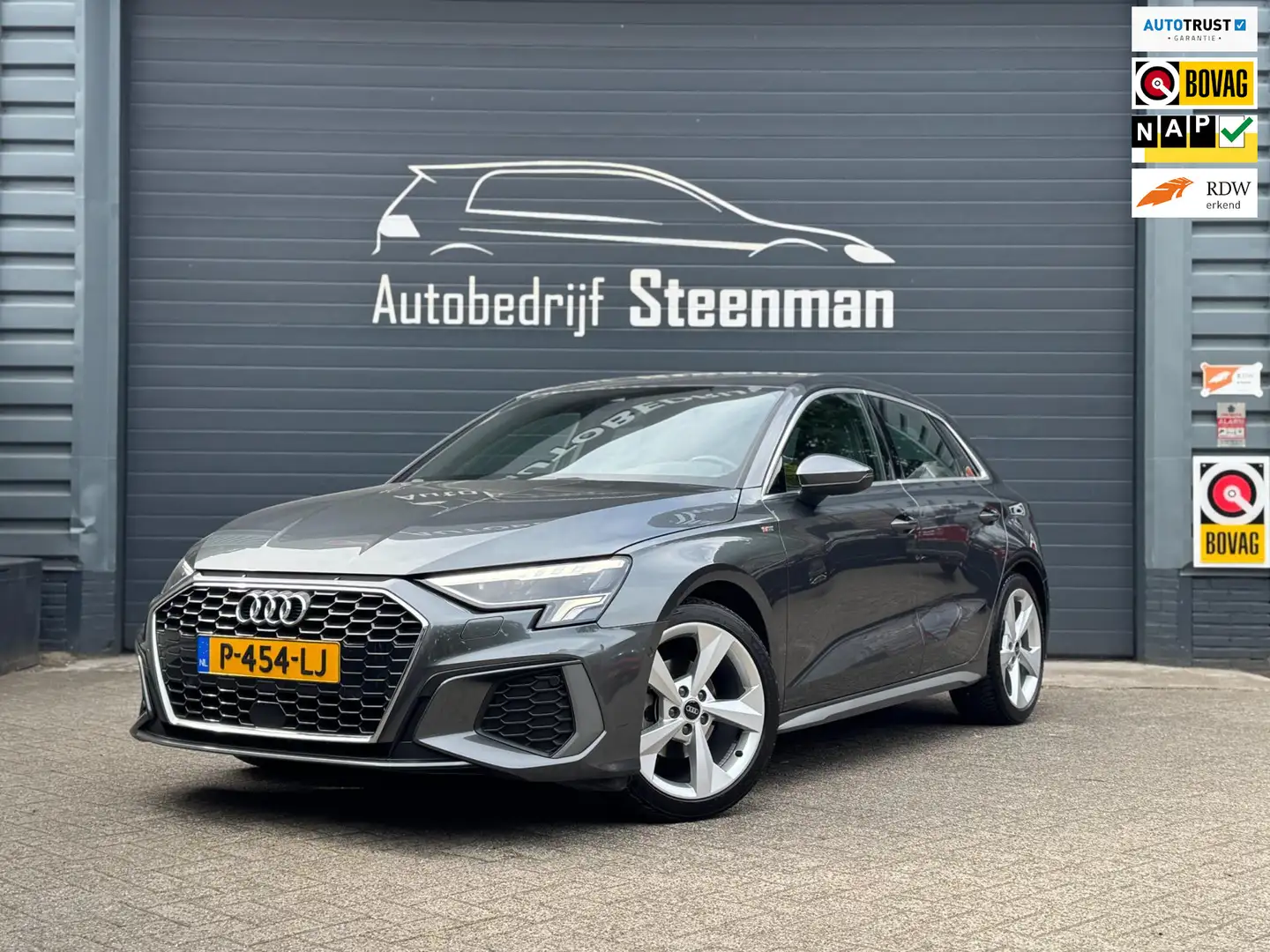 Audi A3 Sportback 30 TFSI S-Line | Carplay | LED | Automaa Grigio - 1