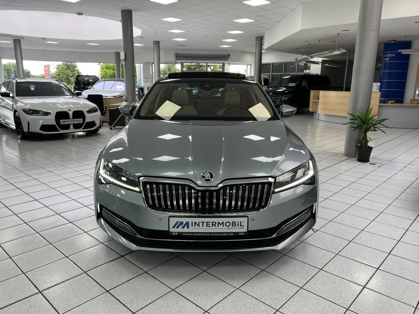 Skoda Superb Lim L&K 4x4*MATRIX*PANO*CANTON*ACC*STHZG* Gris - 2