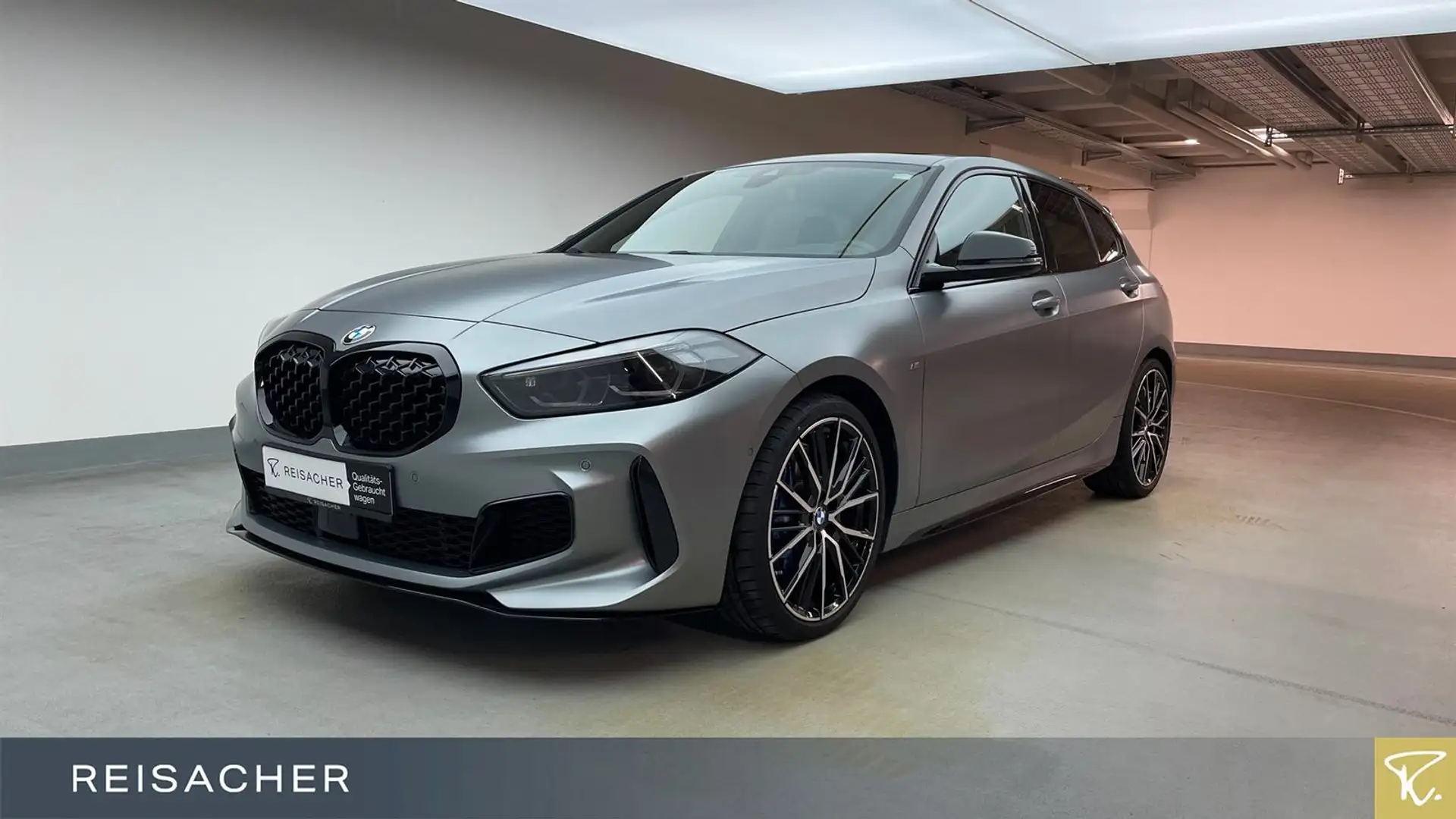 BMW 135 i A xDrive Pano,Autom, Comf-Paket, Navi, Grau - 1