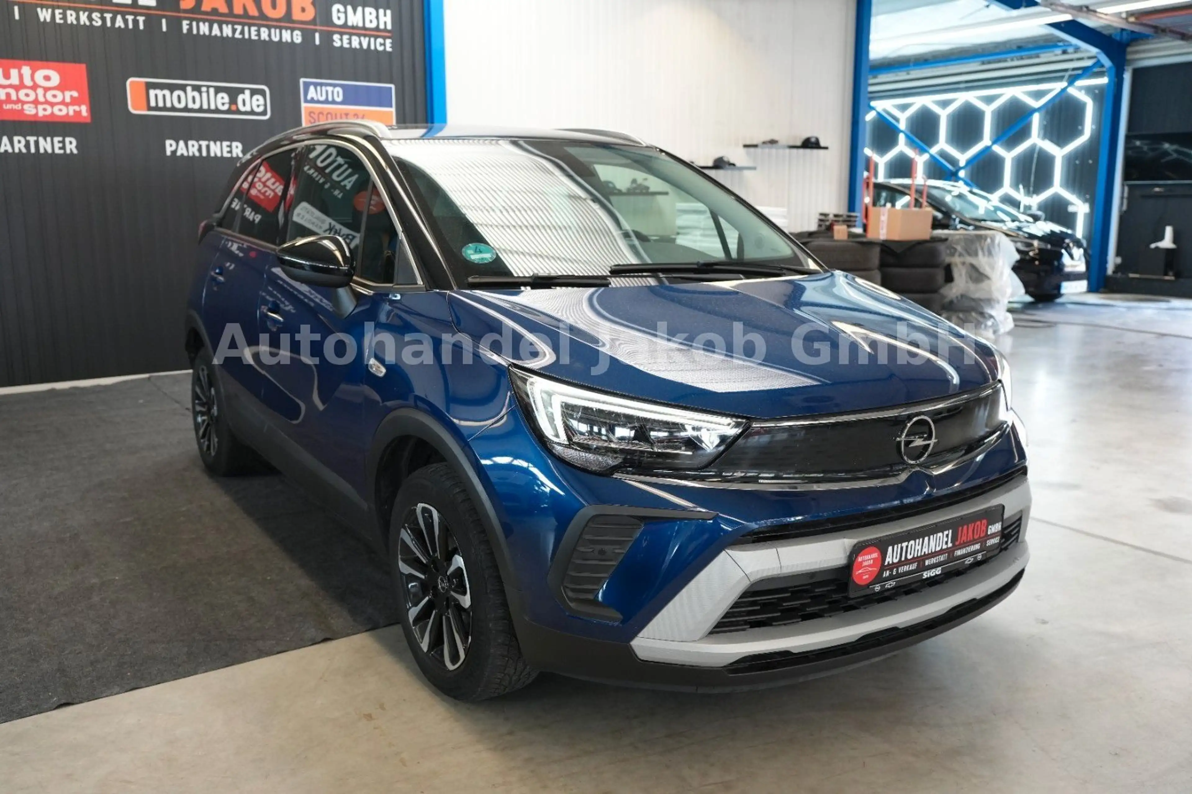 Opel Crossland X — photo 13
