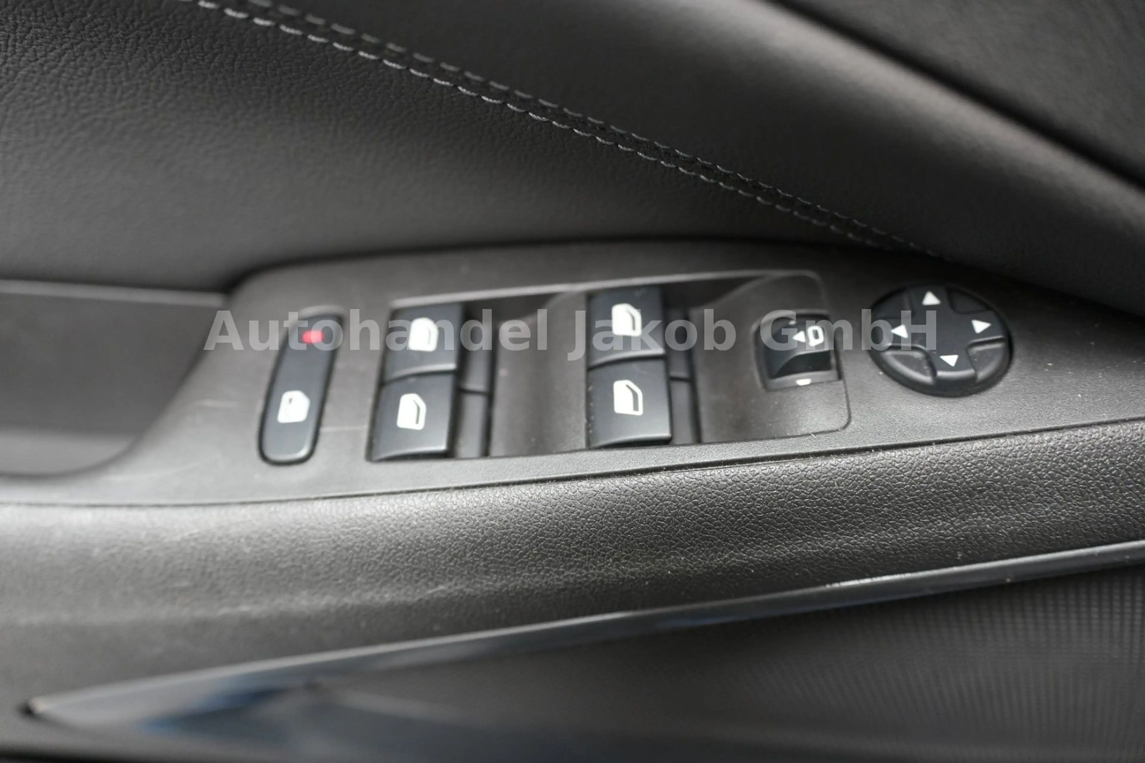 Opel Crossland X — photo 15