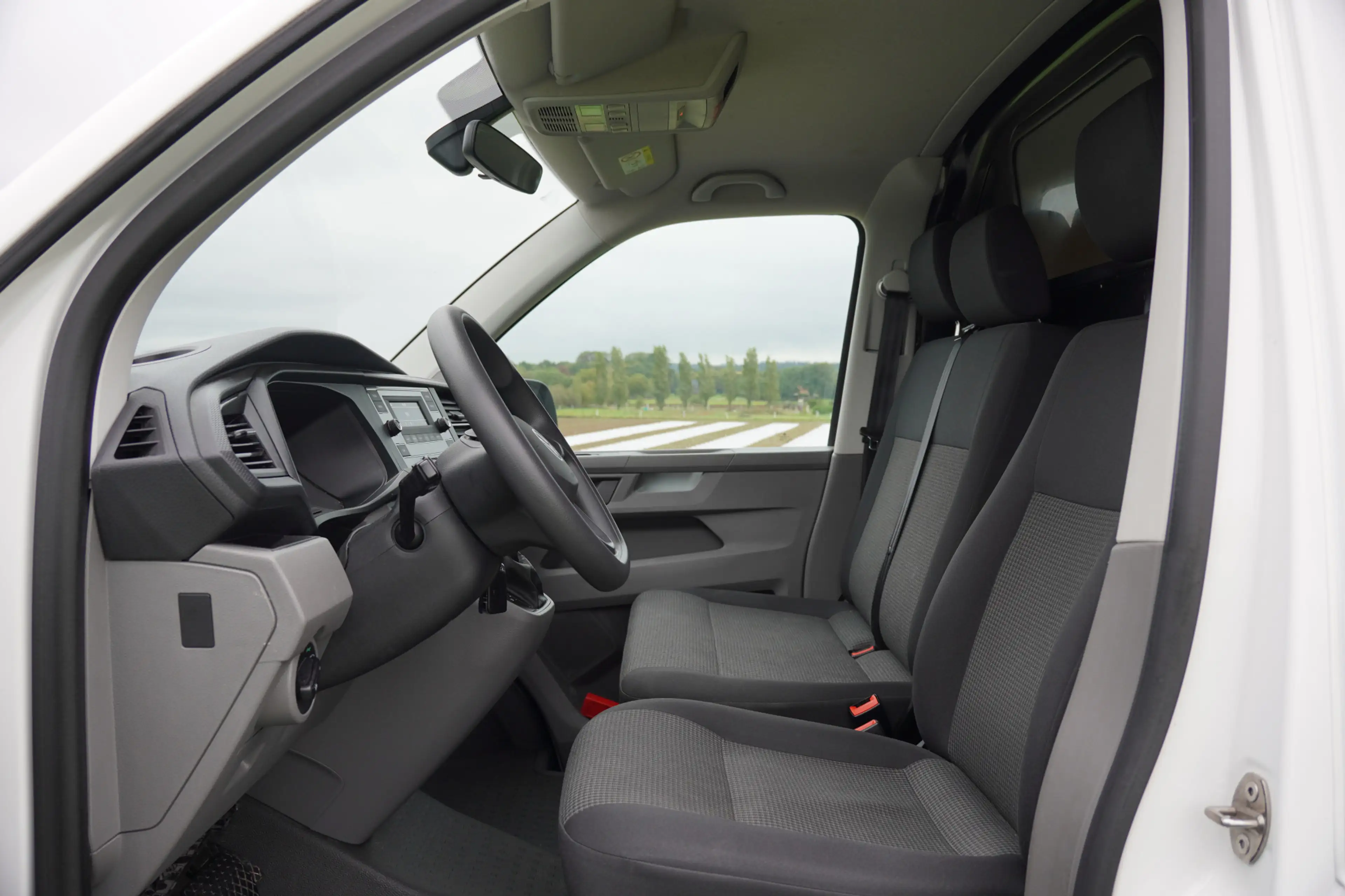 Volkswagen T6.1 Transporter 2.0 TDI L2H1 28 Comfortline / Automaat / Cruise / — photo 12