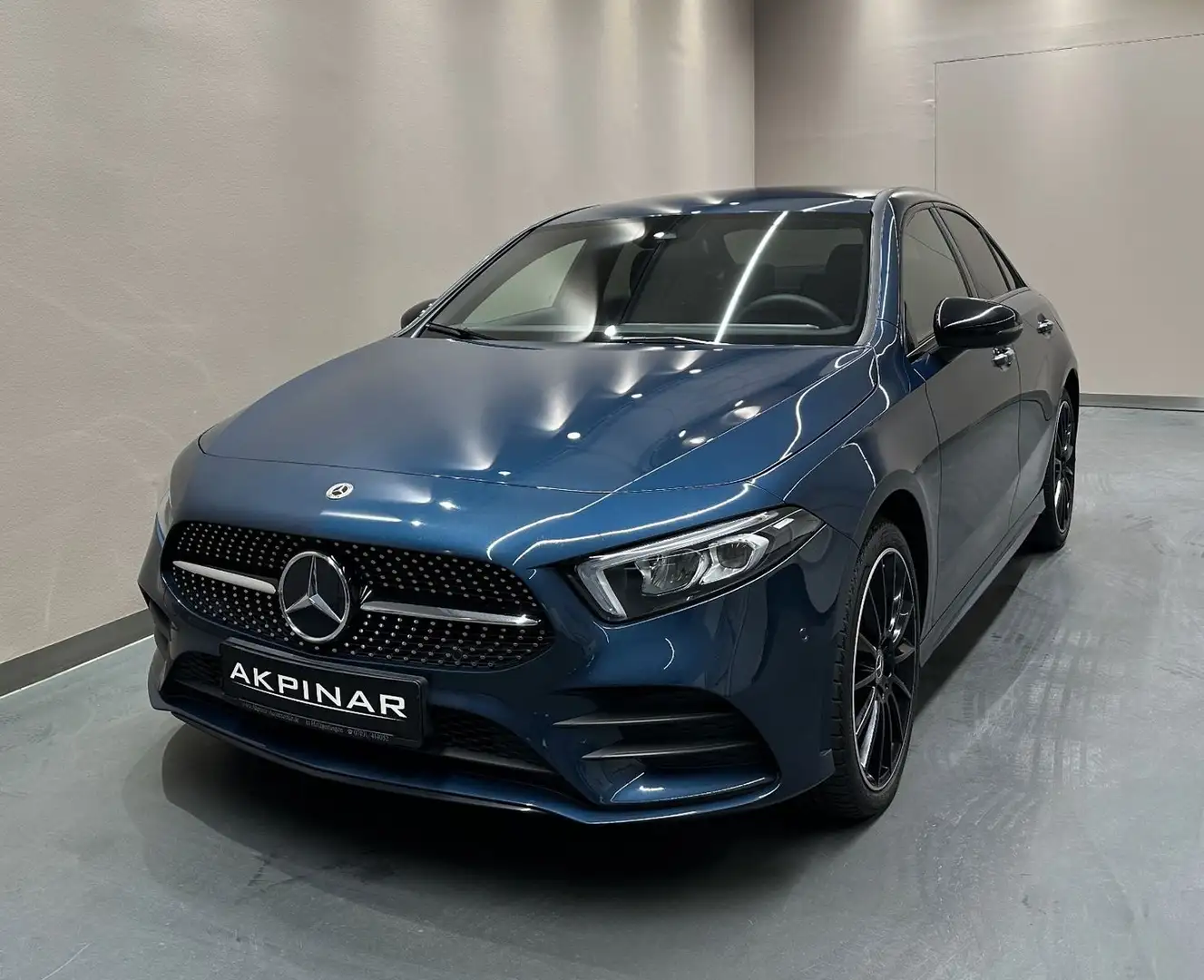 Mercedes-Benz A 250 A250 e *1. HAND*AMG-LINE*NIGHT-PAKET* Bleu - 2