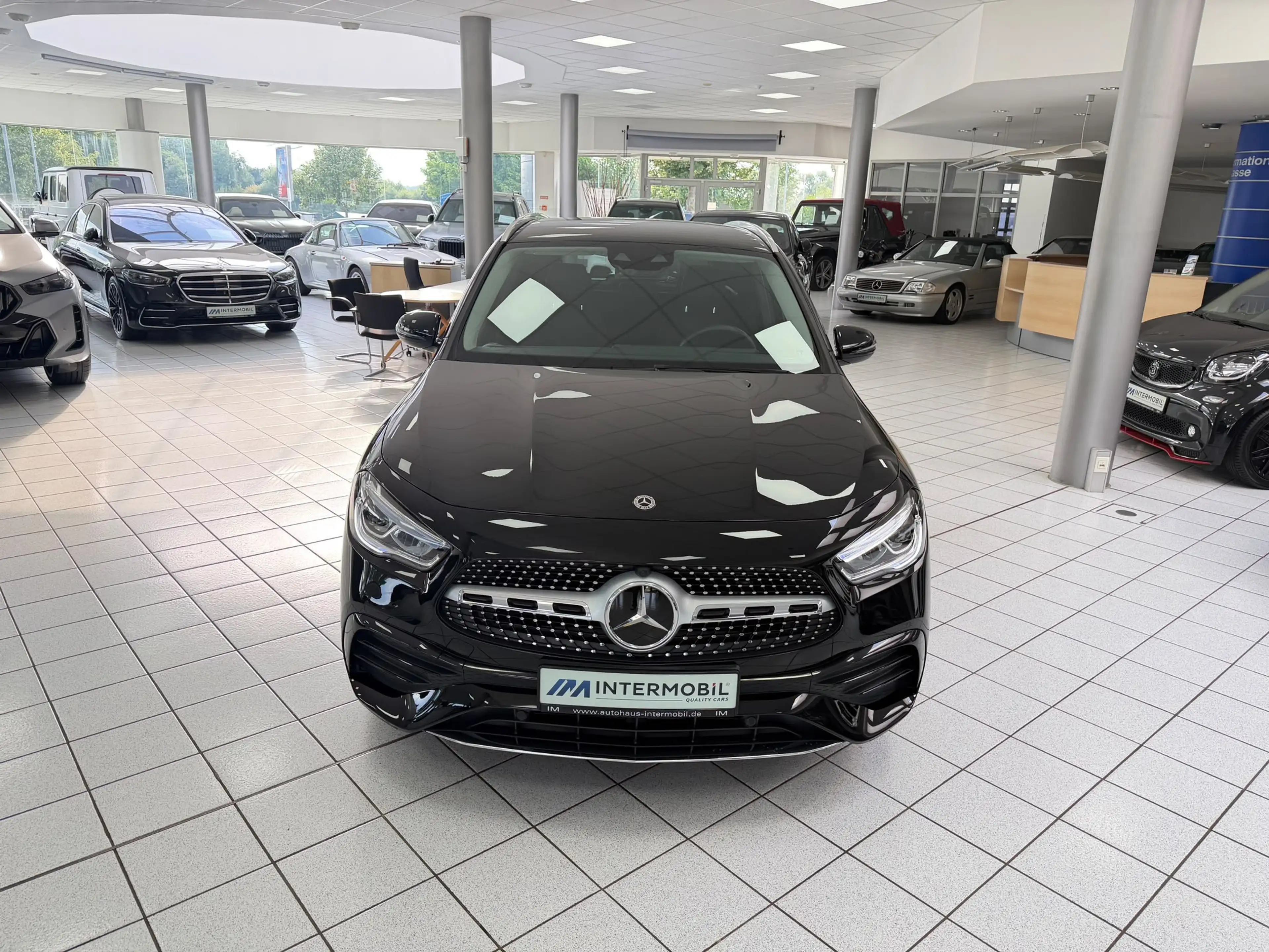 Mercedes-Benz GLA 200 AMG*KEYL*DISTRONIC +*CARPLAY*KAMERA*NAVI — photo 2