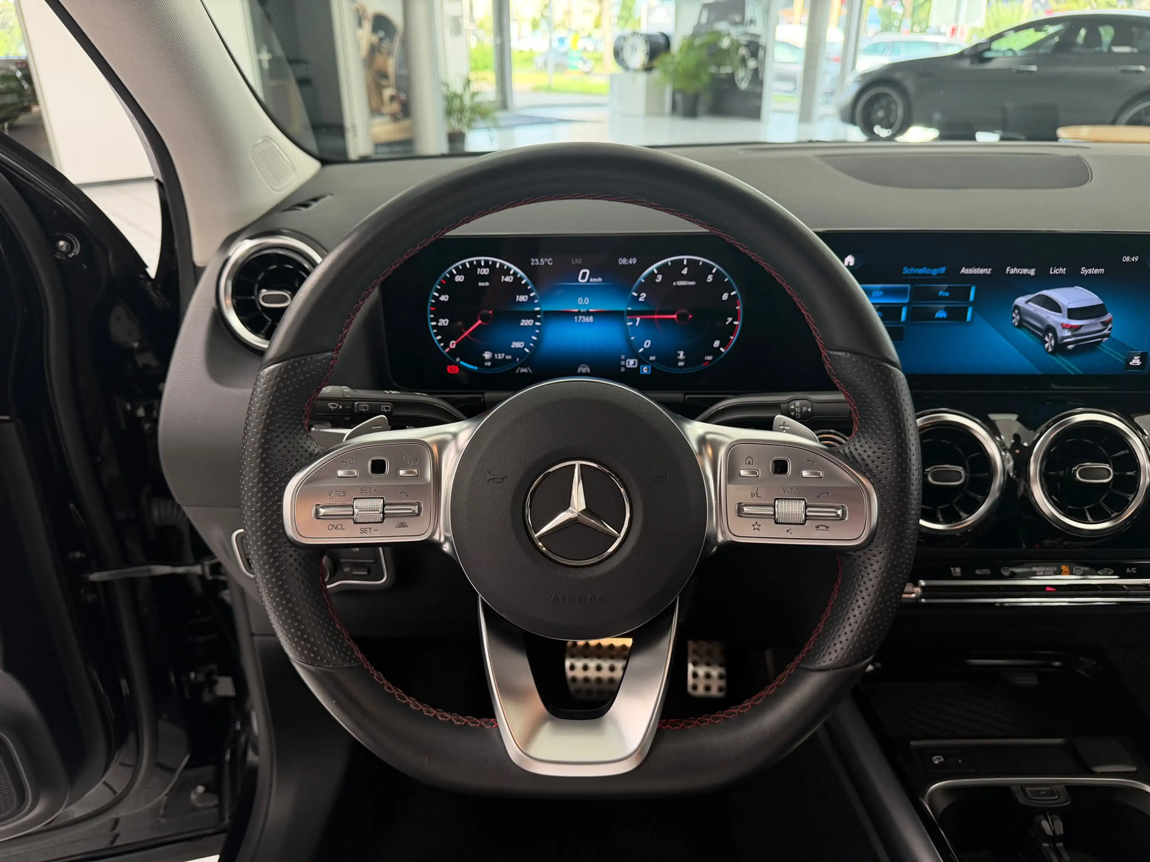 Mercedes-Benz GLA 200 AMG*KEYL*DISTRONIC +*CARPLAY*KAMERA*NAVI — photo 13