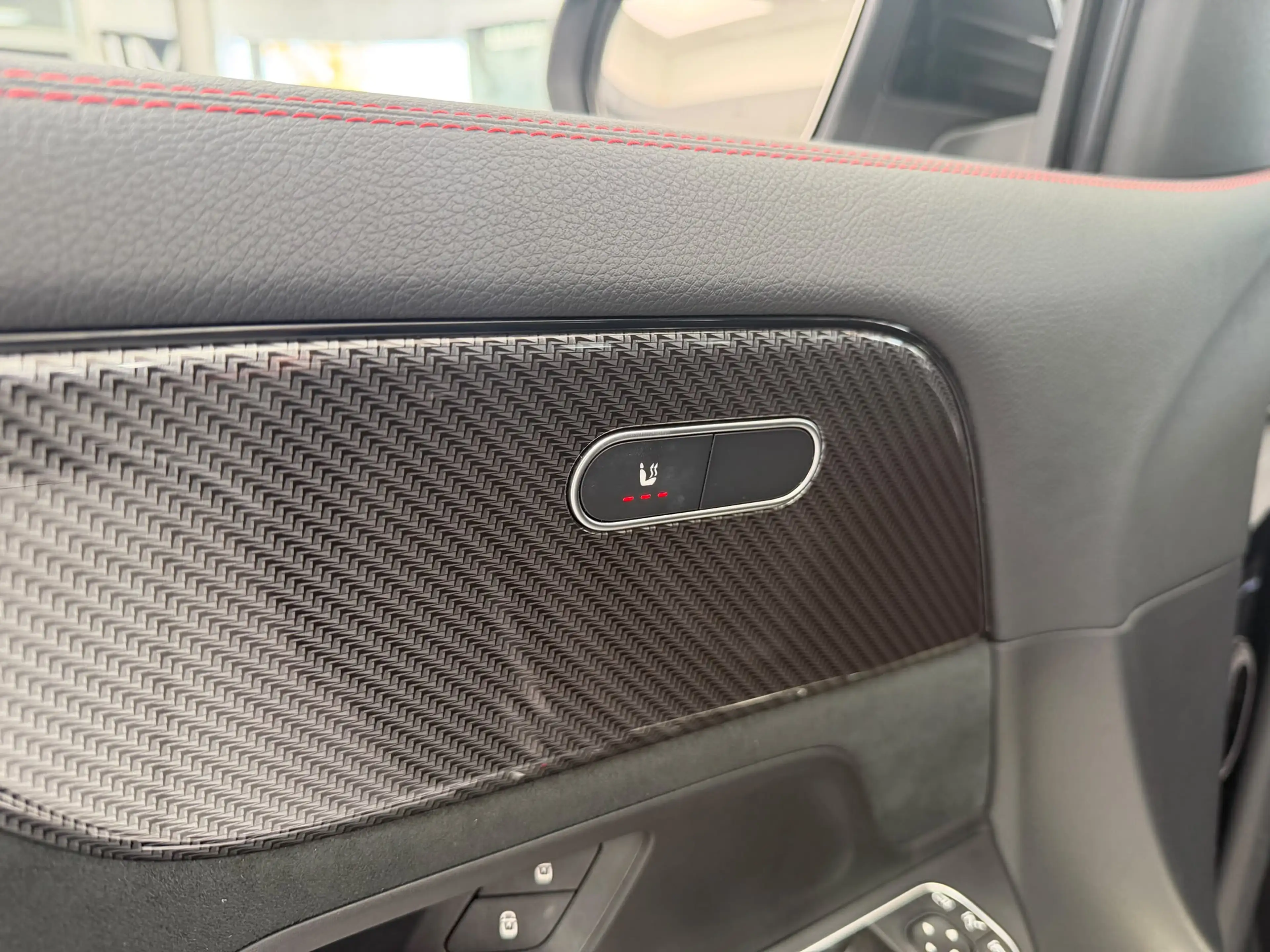 Mercedes-Benz GLA 200 AMG*KEYL*DISTRONIC +*CARPLAY*KAMERA*NAVI — photo 10